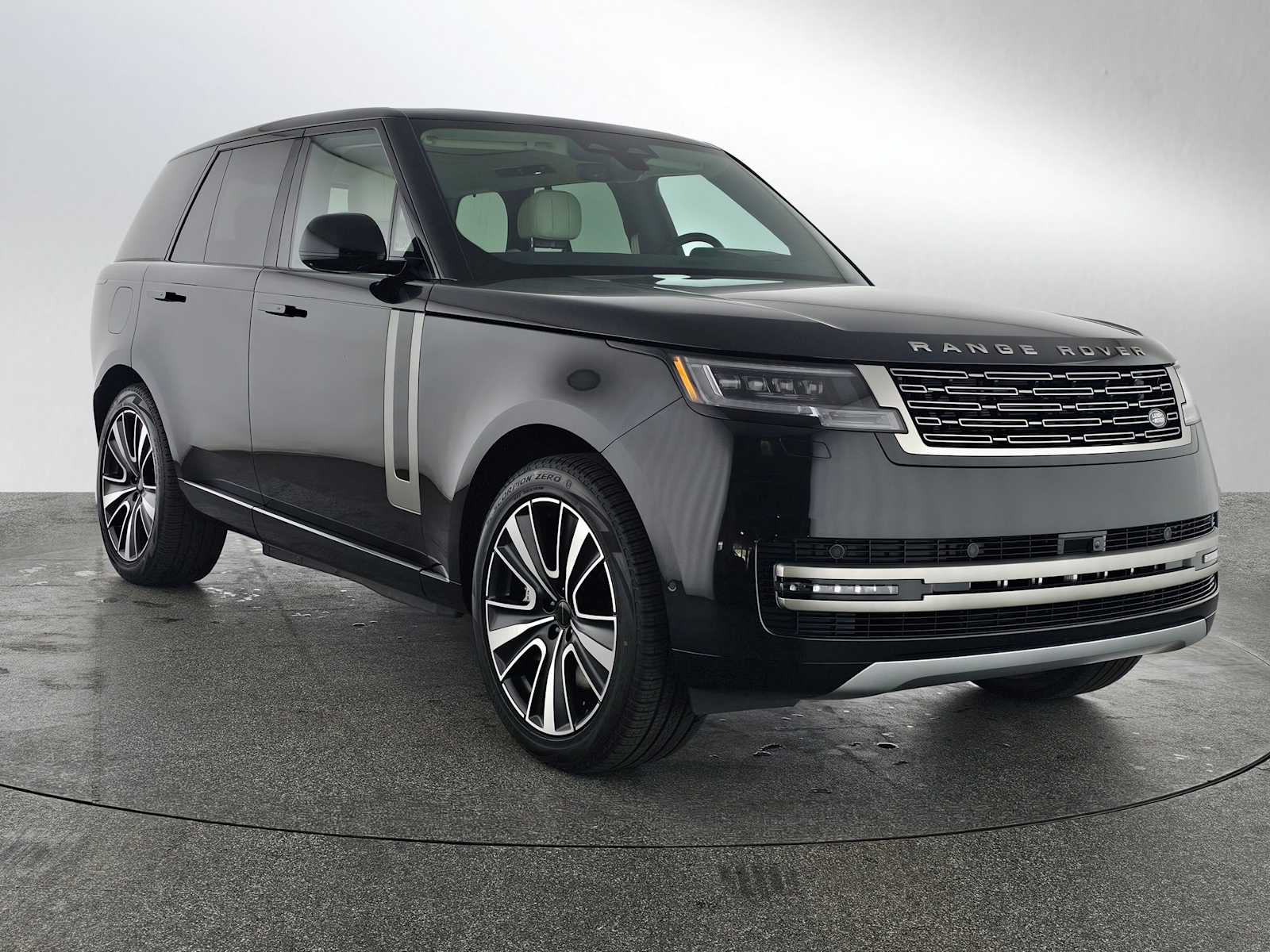 2026 Land Rover Range Rover SE photo 6