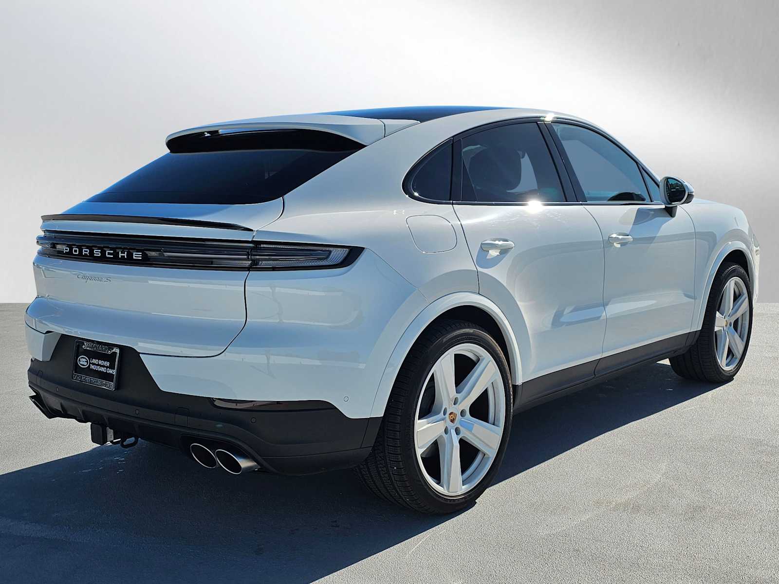 2025 Porsche Cayenne S photo 4