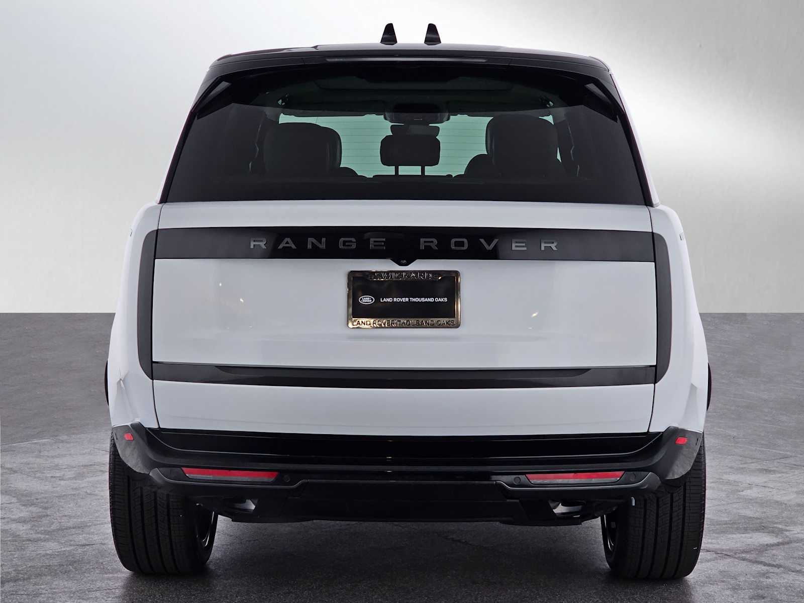 2025 Land Rover Range Rover SE photo 4