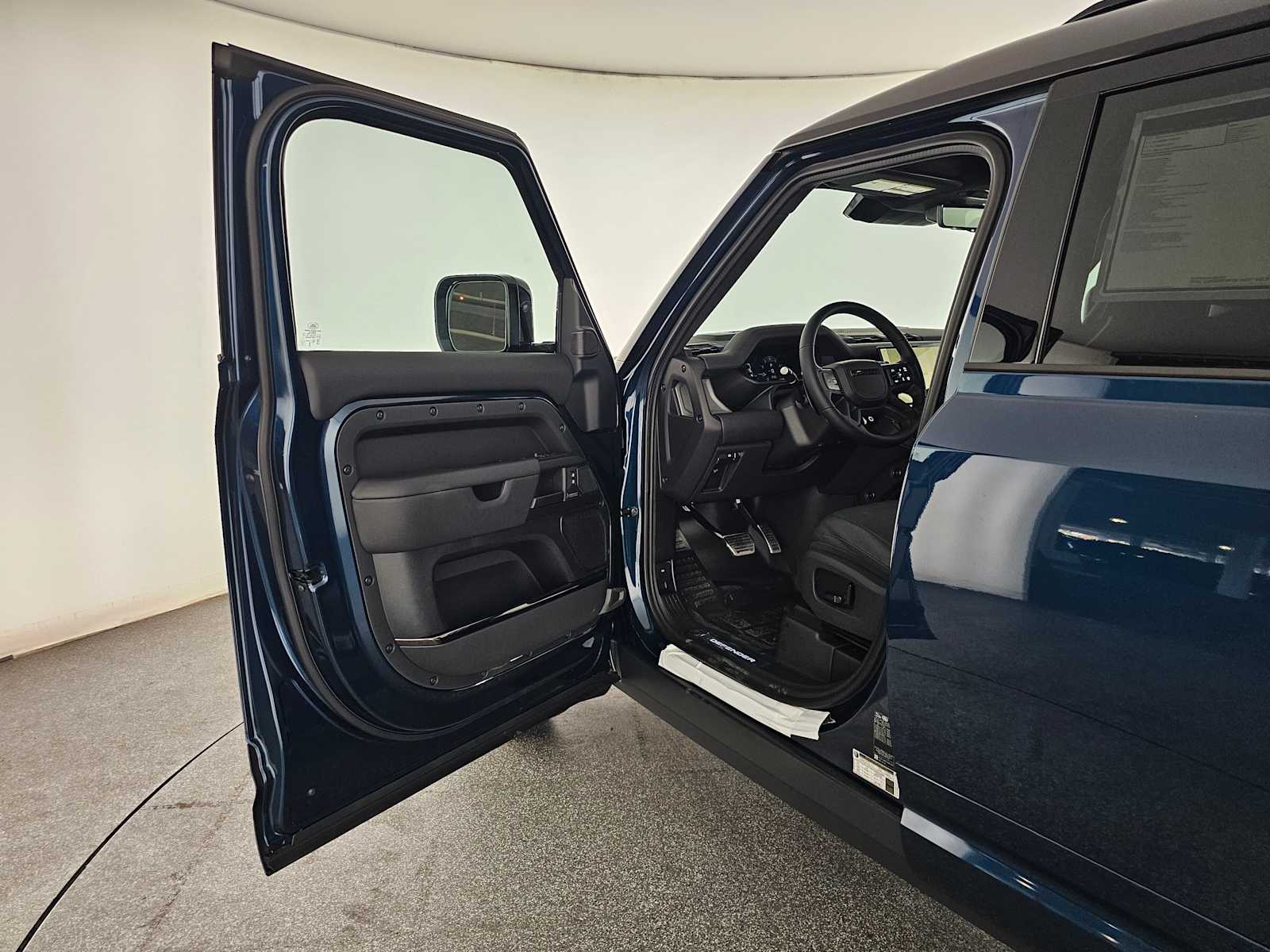 2026 Land Rover Defender OCTA - Photo 20