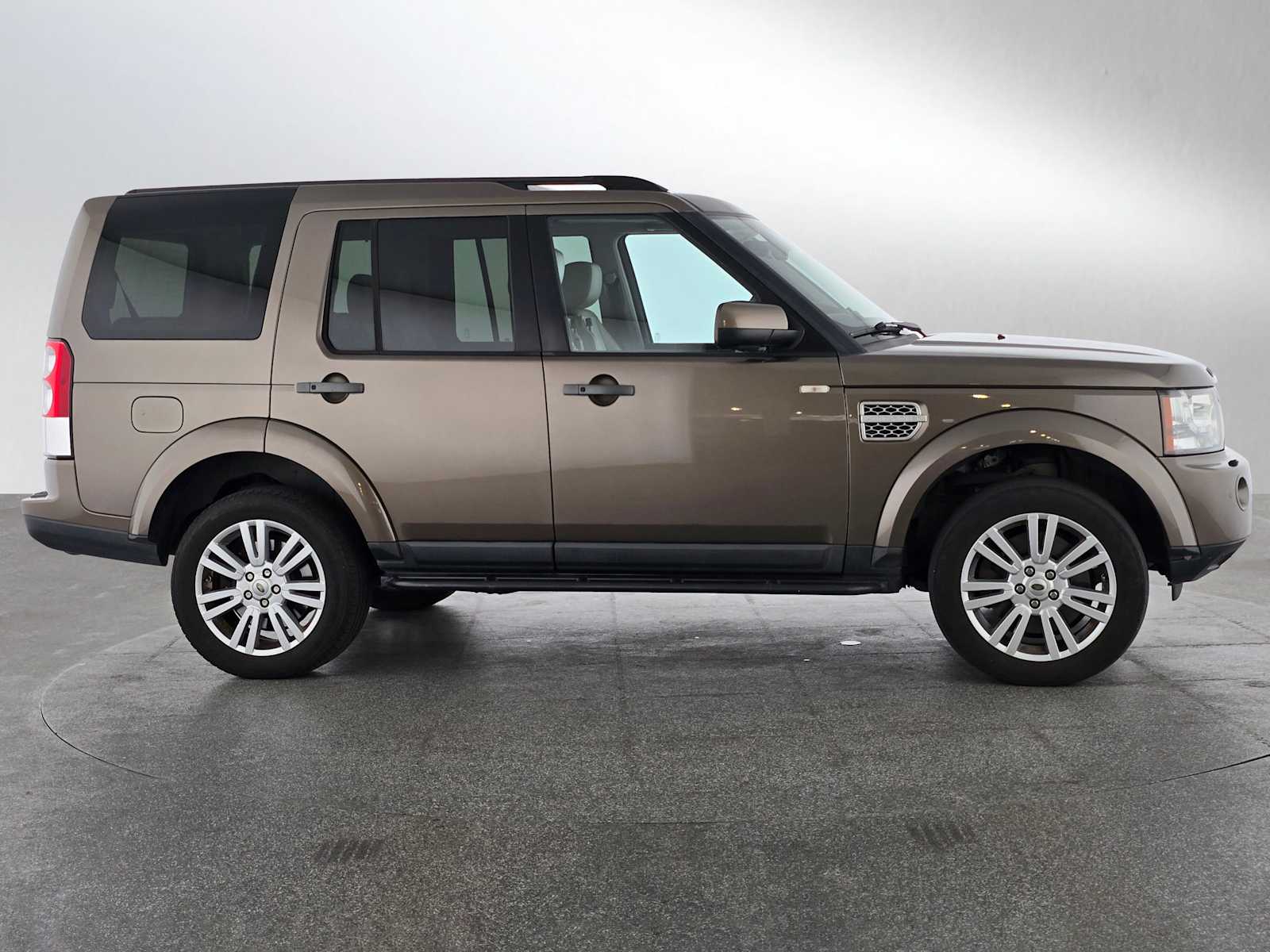 Used 2011 Land Rover LR4 Base with VIN SALAK2D4XBA547502 for sale in Thousand Oaks, CA