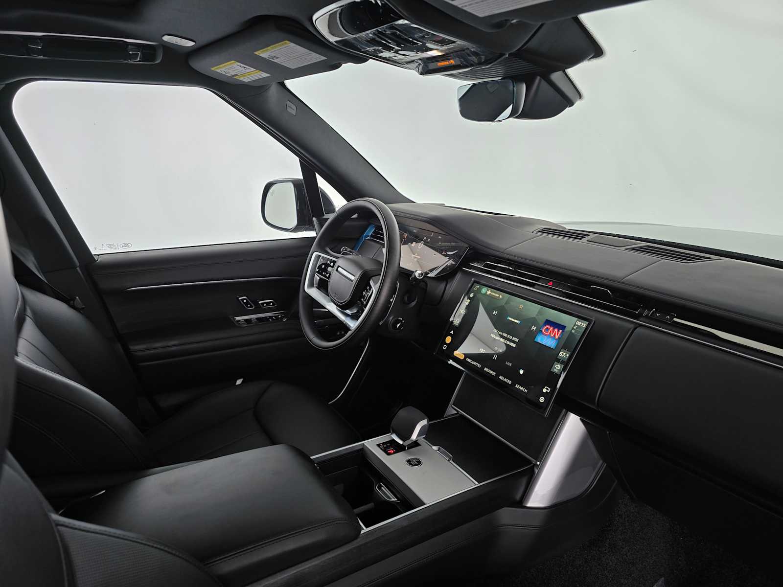 2025 Land Rover Range Rover SE - Photo 11