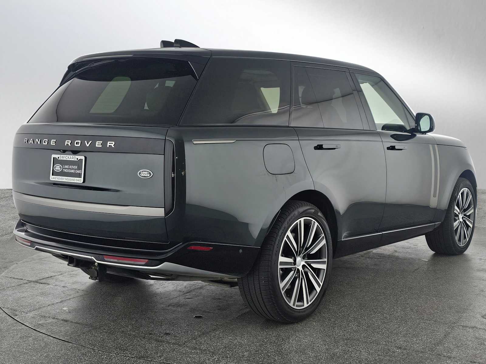 2023 Land Rover Range Rover SE photo 4