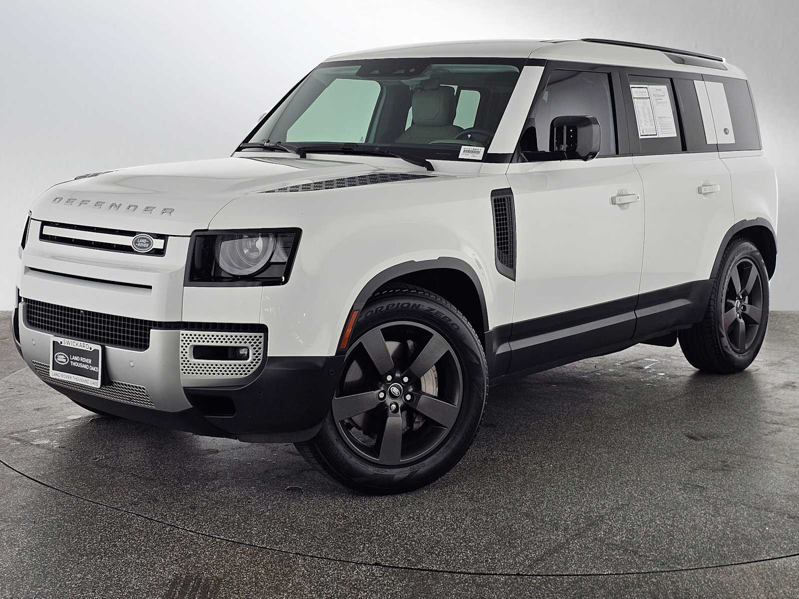 2020 Land Rover Defender HSE's photo