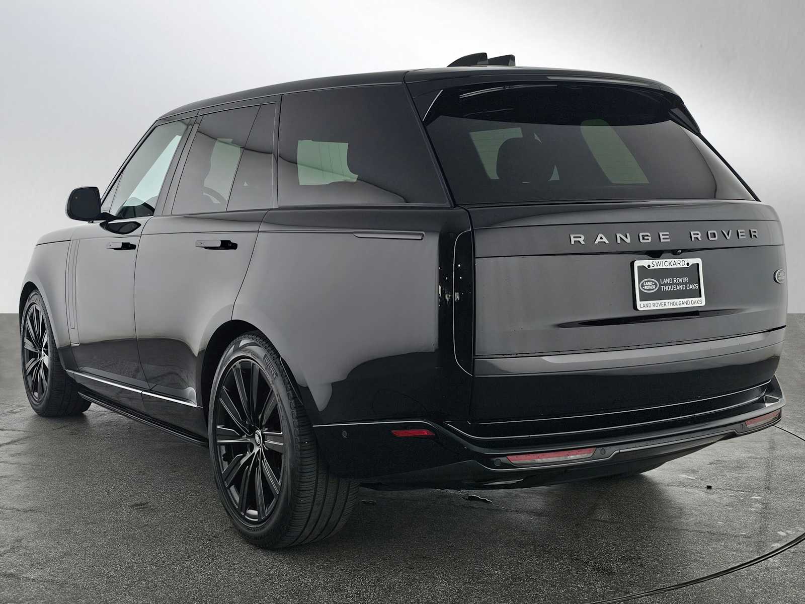 2023 Land Rover Range Rover SE photo 2