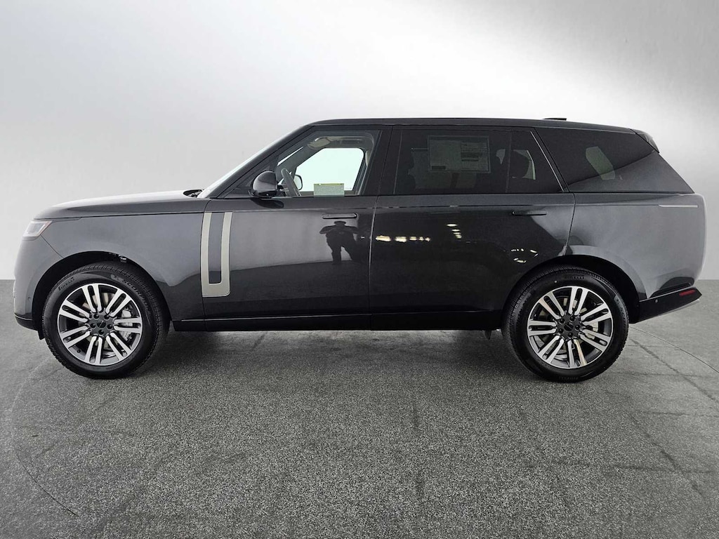New 2026 Land Rover Range Rover SE SUV