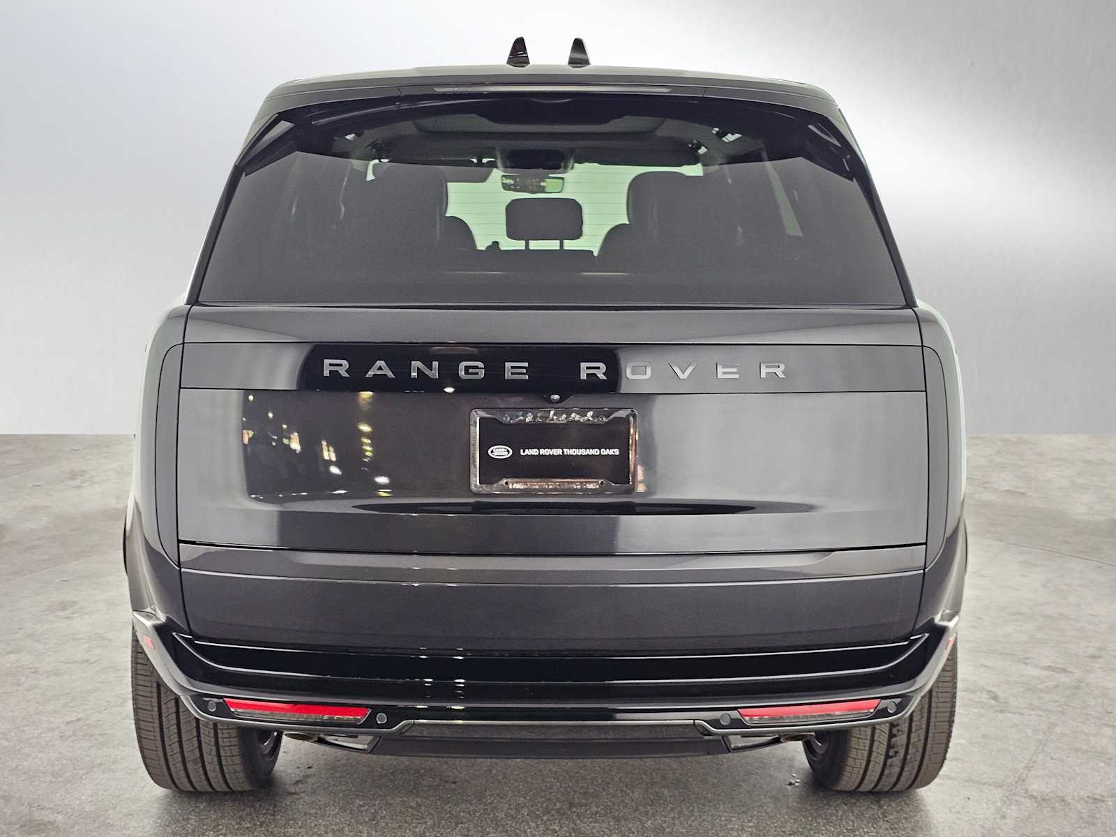 2025 Land Rover Range Rover SE photo 4