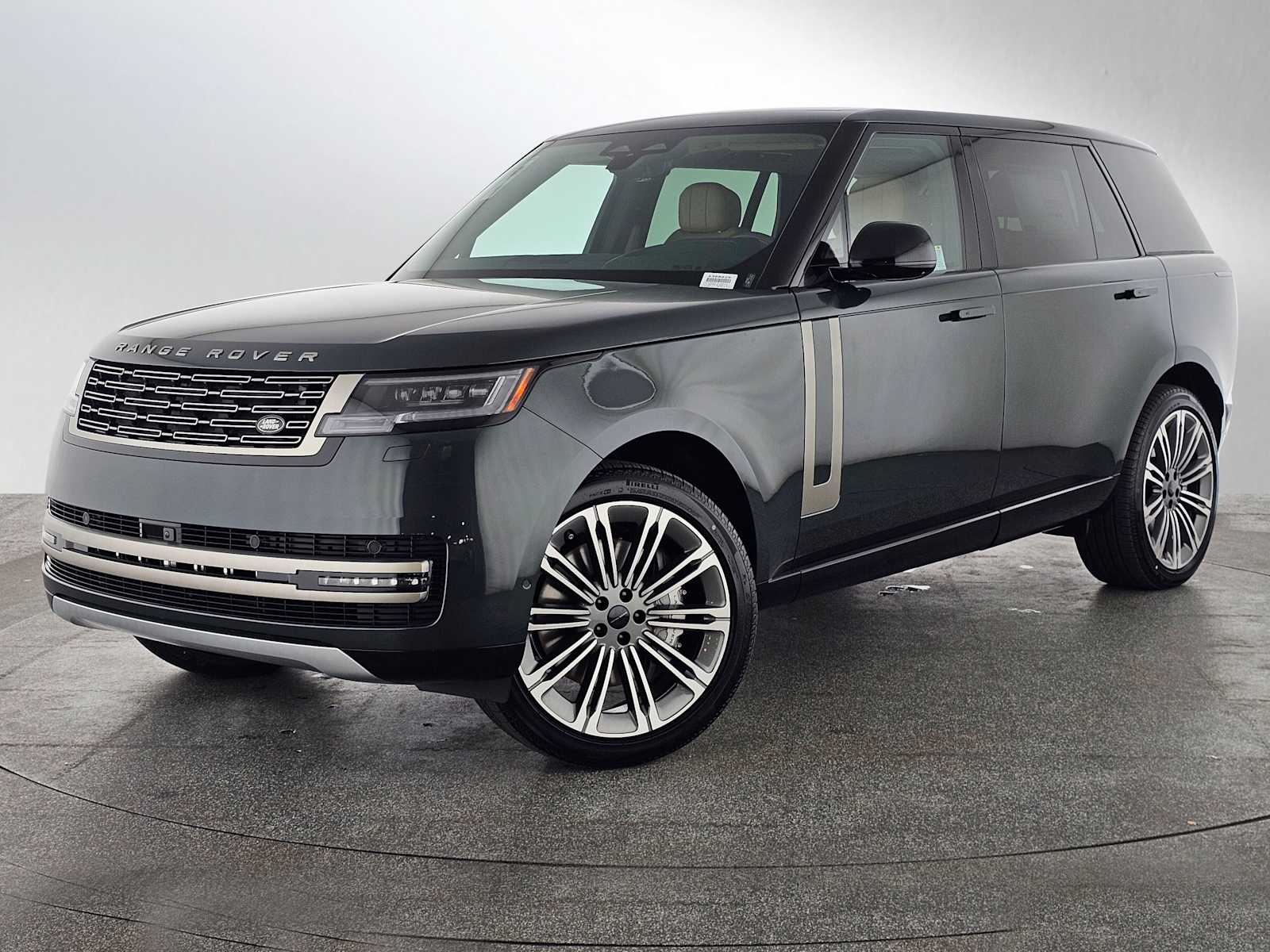 2026 Land Rover Range Rover 4.4 SE LWB 7's photo