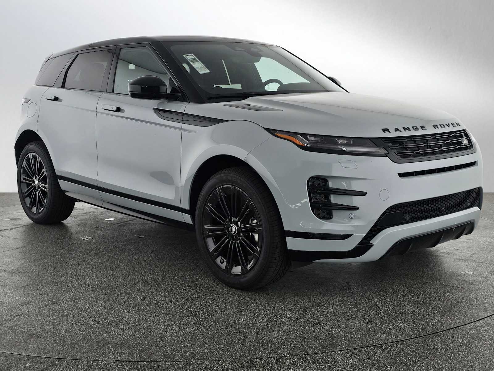 2025 Land Rover Range Rover Evoque Dynamic SE