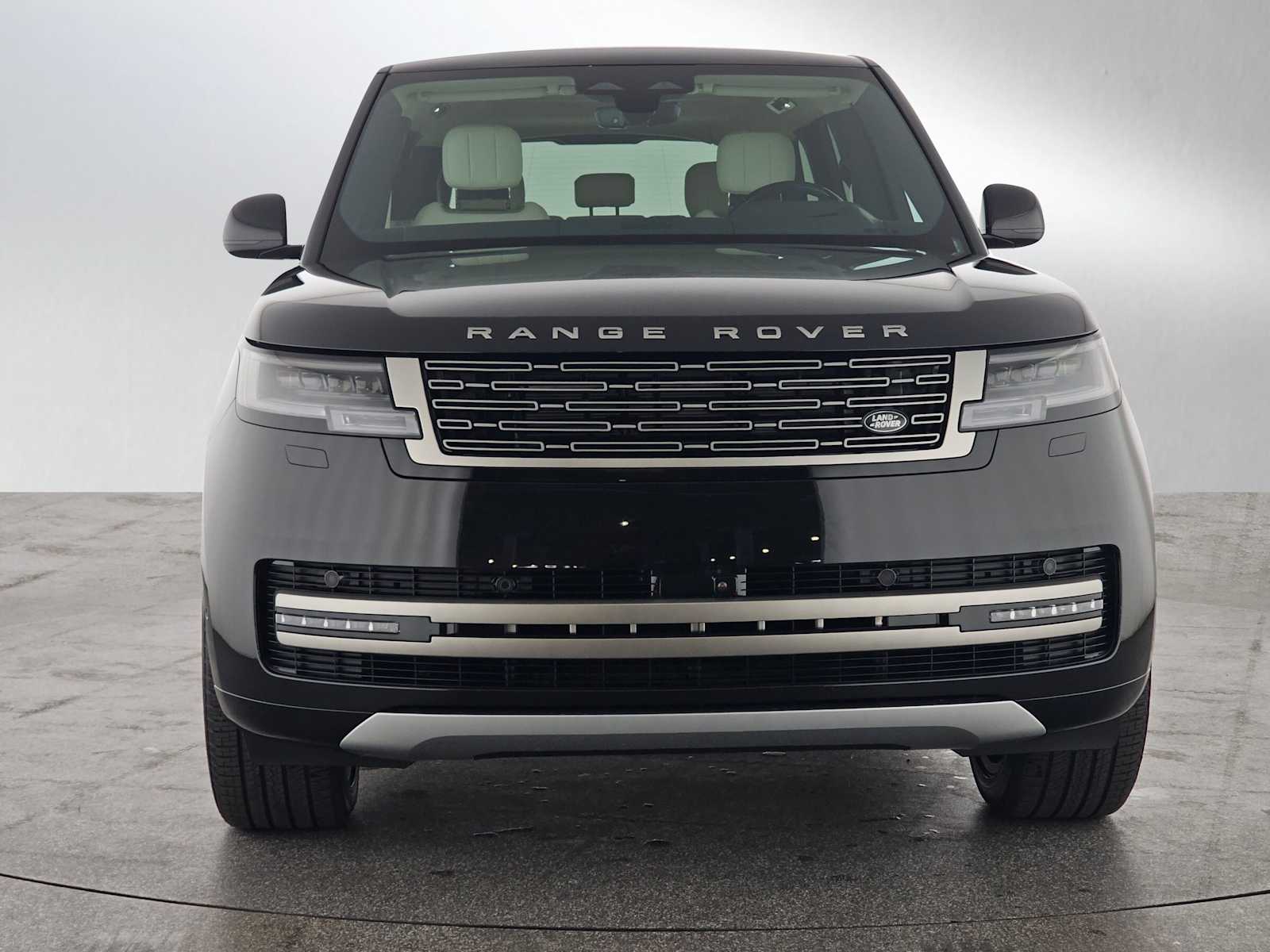 2026 Land Rover Range Rover SE photo 3