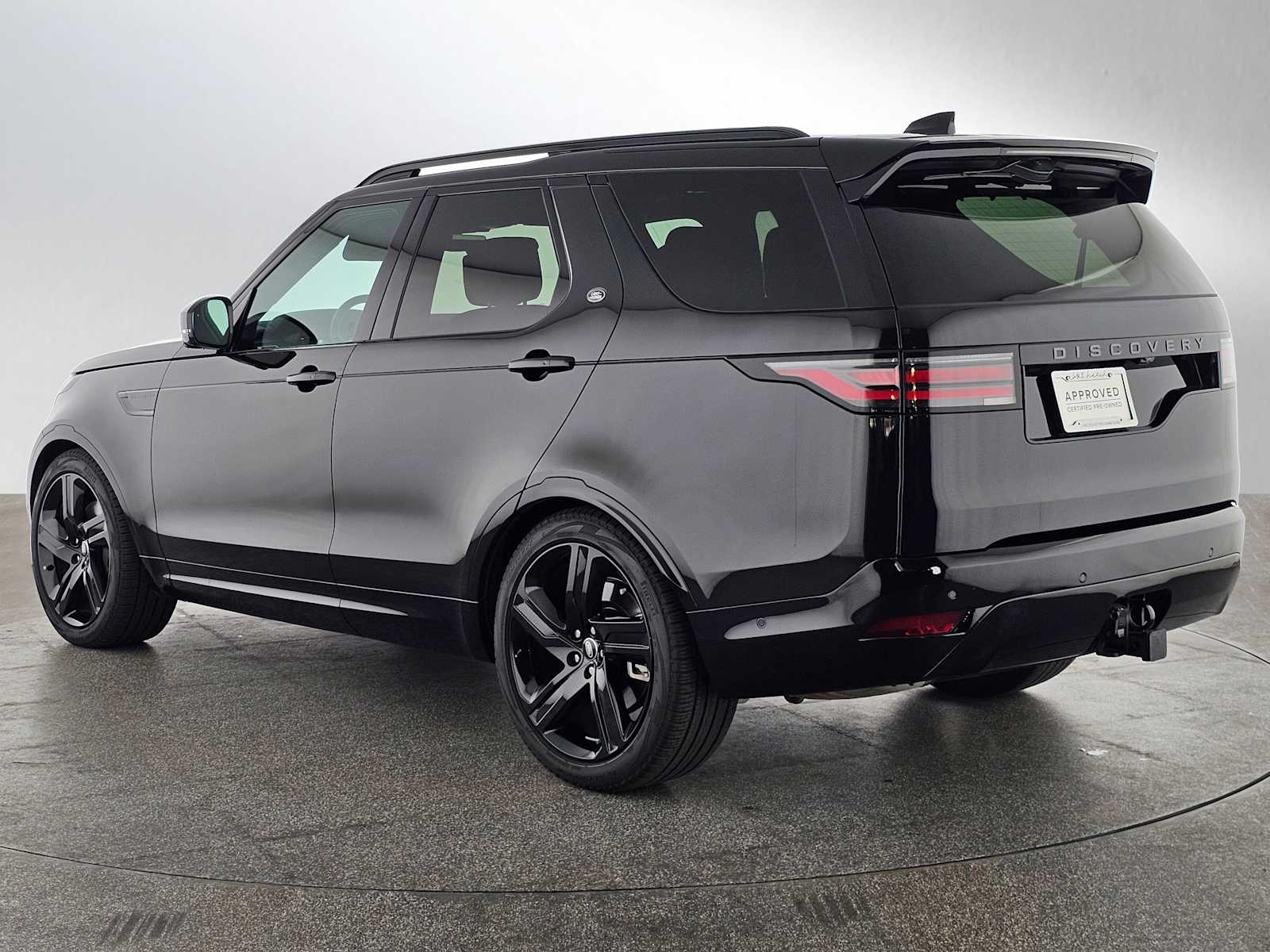 2024 Land Rover Discovery SE photo 3