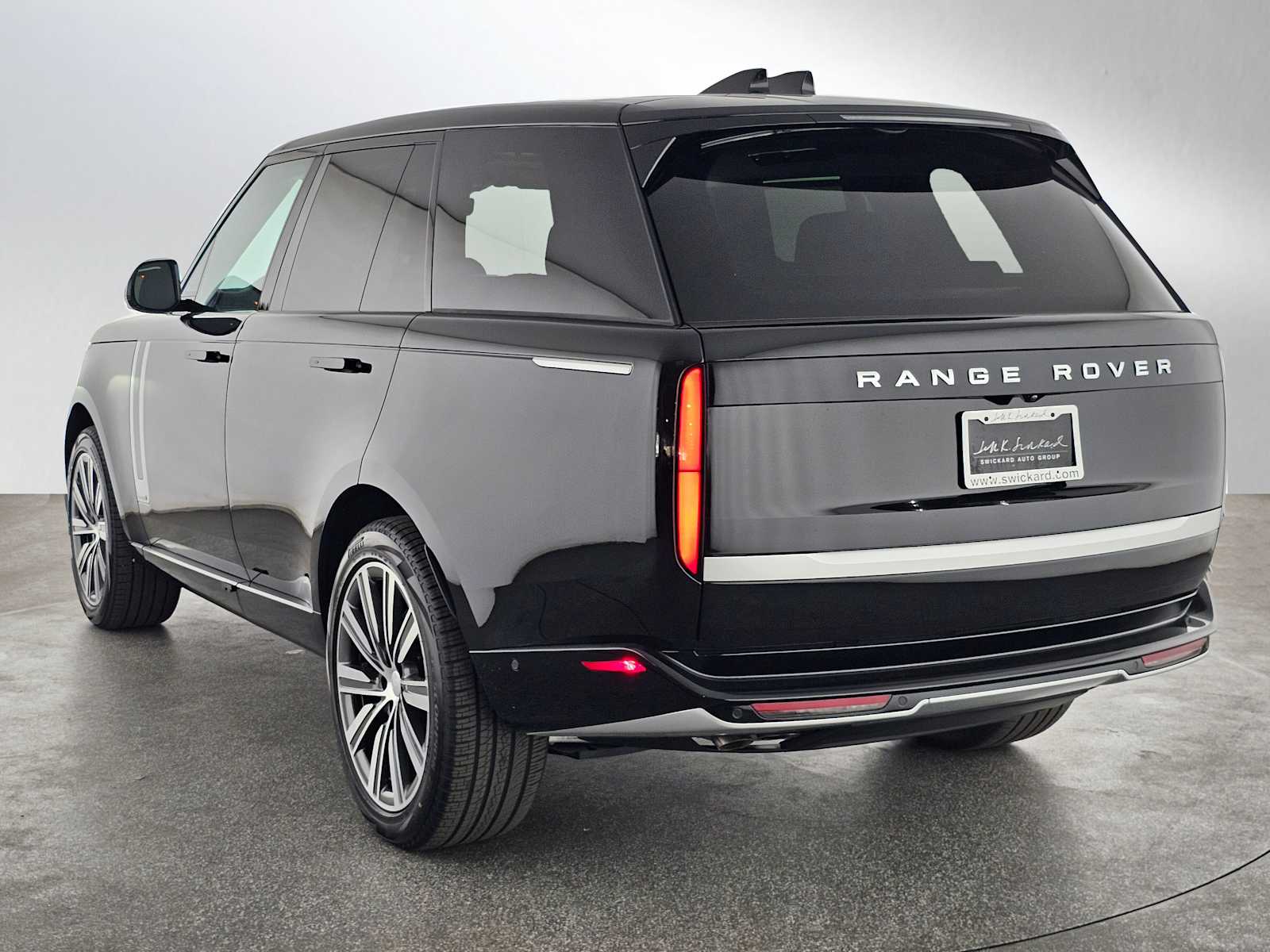 2025 Land Rover Range Rover Autobiography photo 3