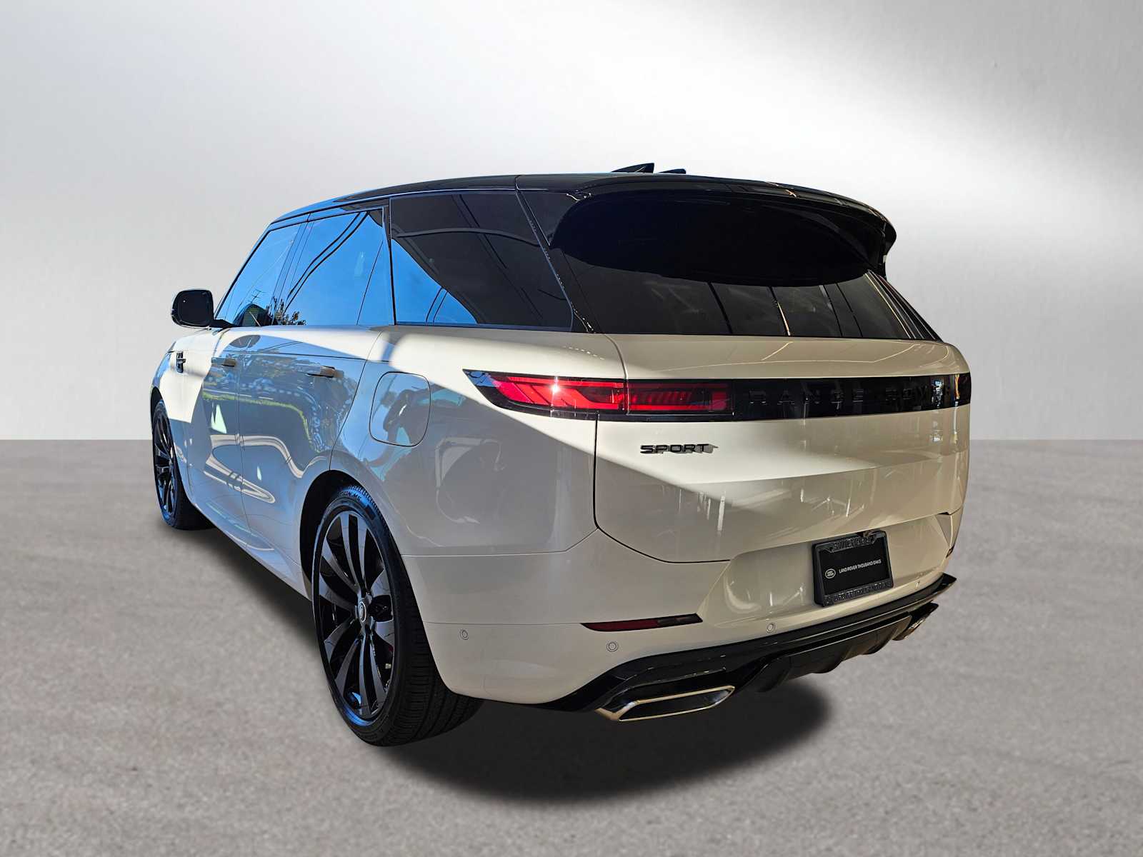 2025 Land Rover Range Rover Sport SE photo 3