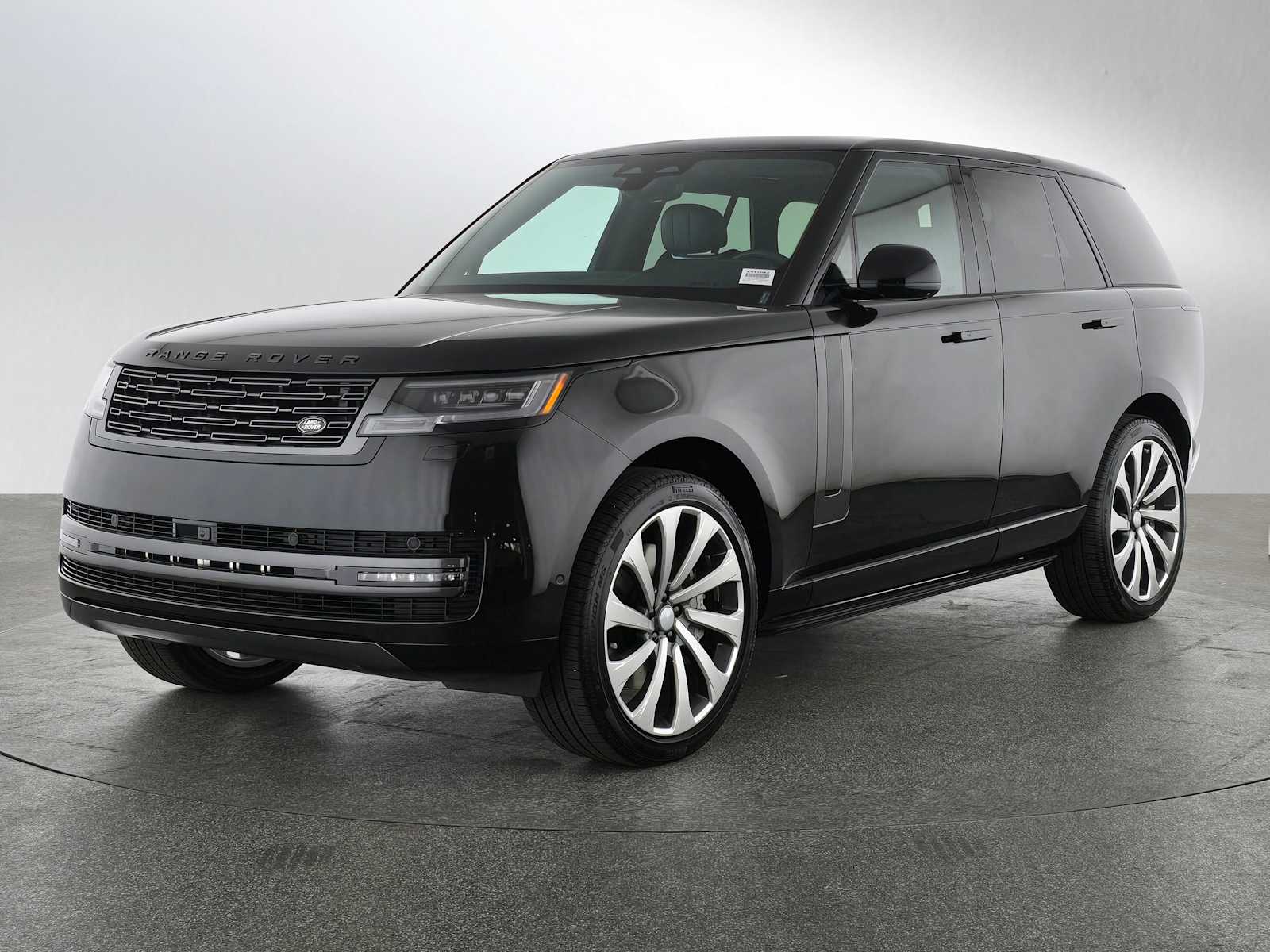 2025 Land Rover Range Rover SE's photo