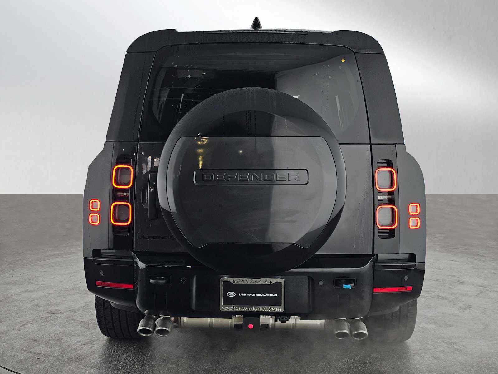 2024 Land Rover Defender 130 V8 photo 4