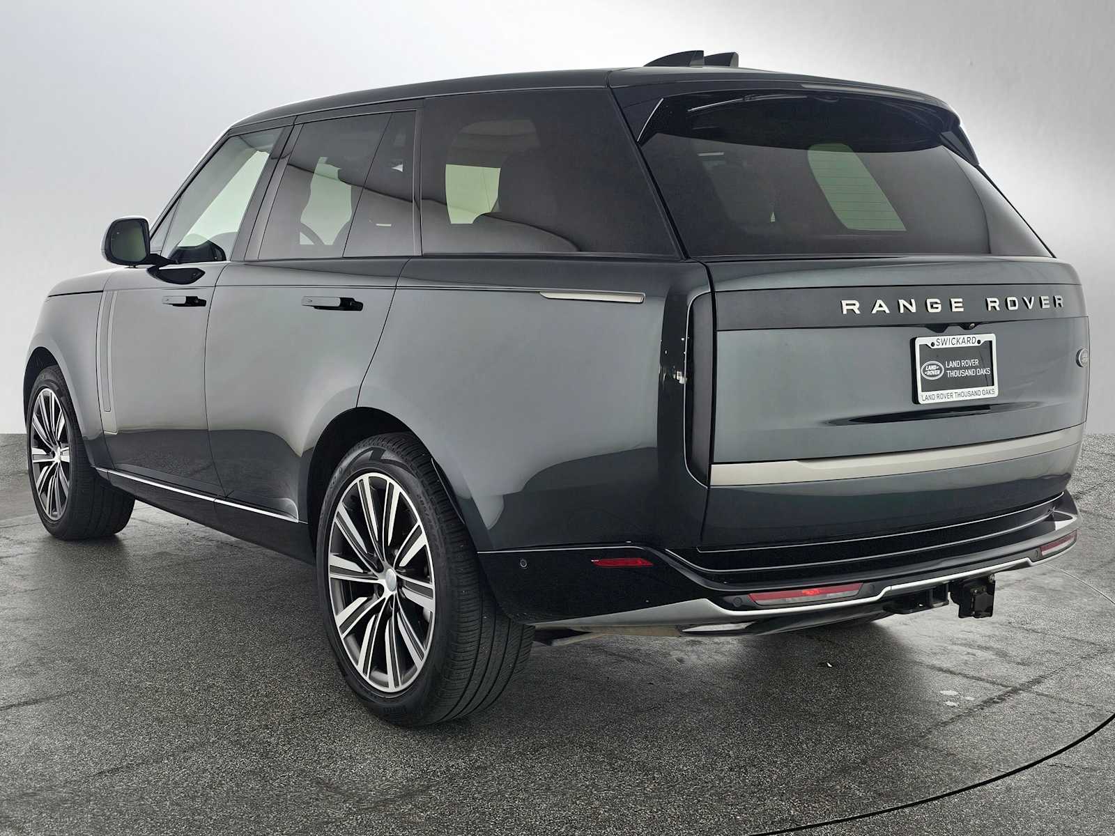 2023 Land Rover Range Rover SE photo 2