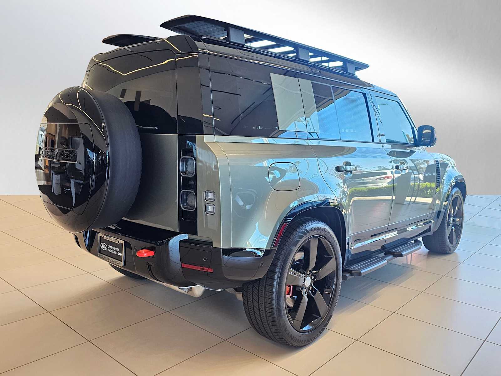 2025 Land Rover Defender X - Photo 10