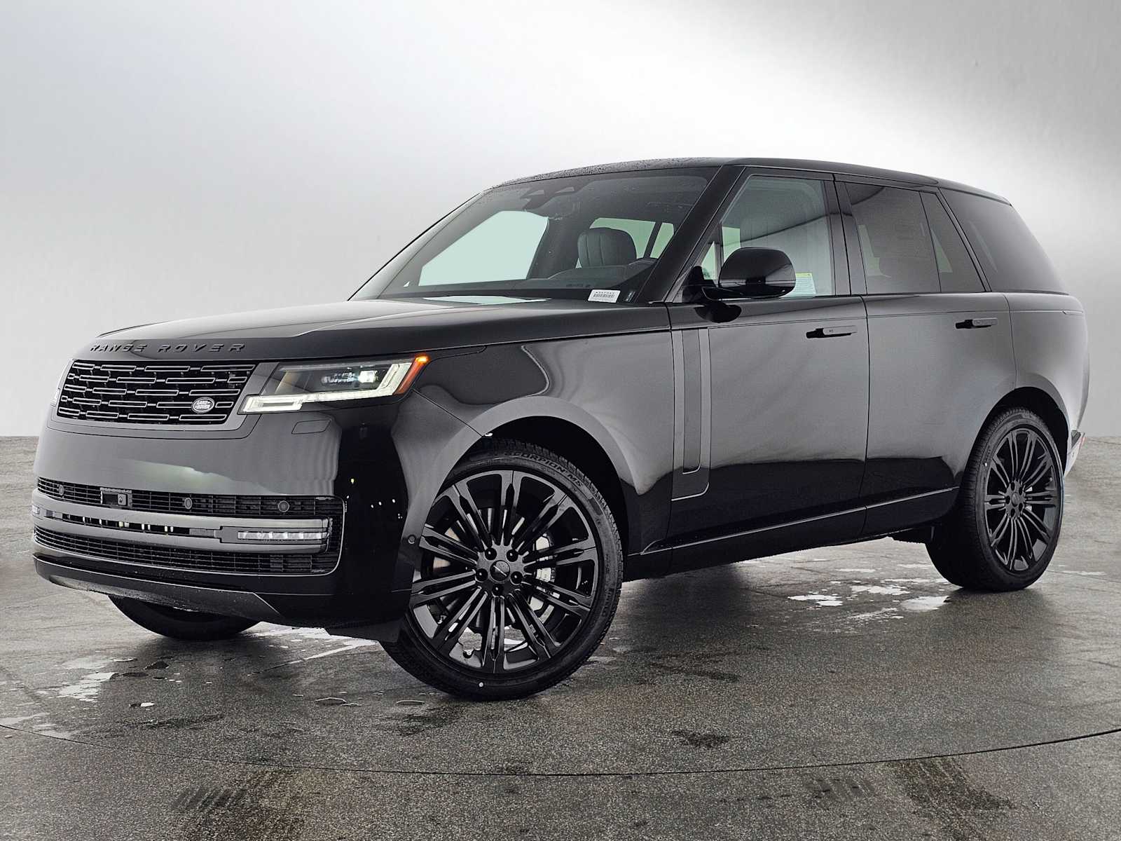 2026 Land Rover Range Rover SE's photo