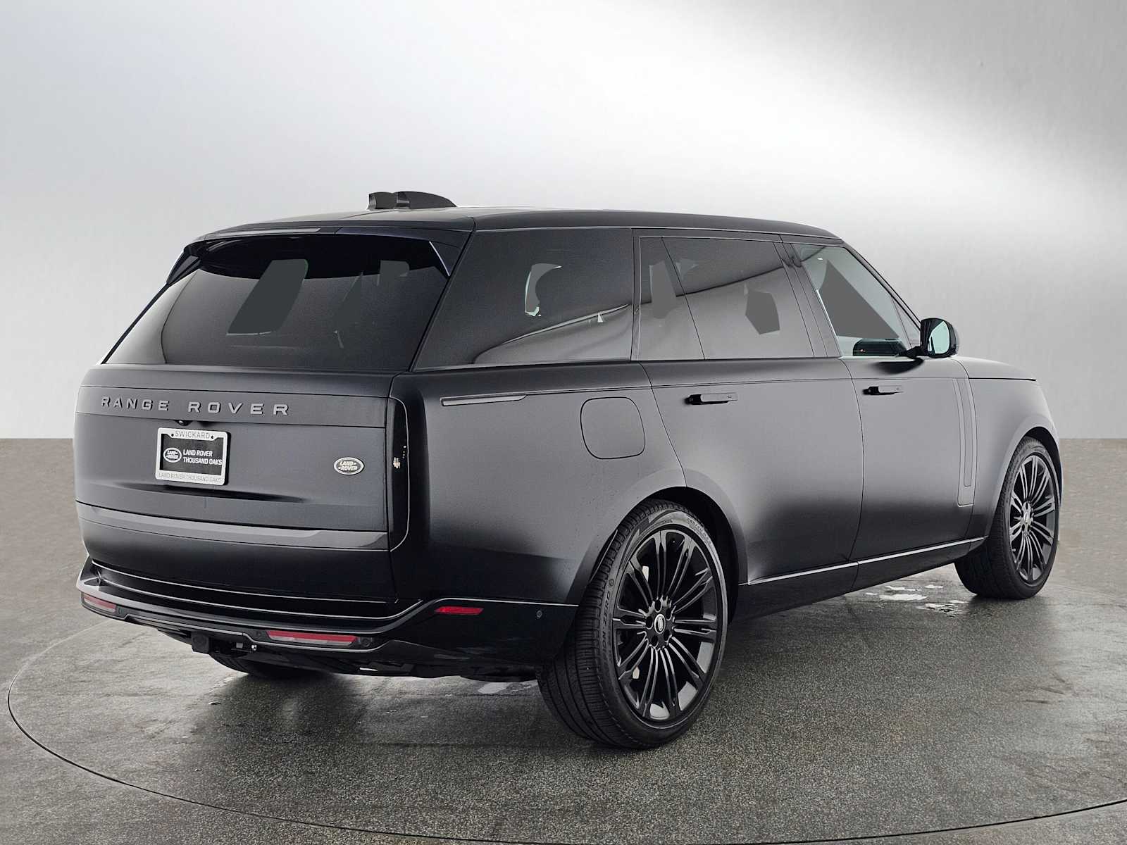 2023 Land Rover Range Rover SE photo 3
