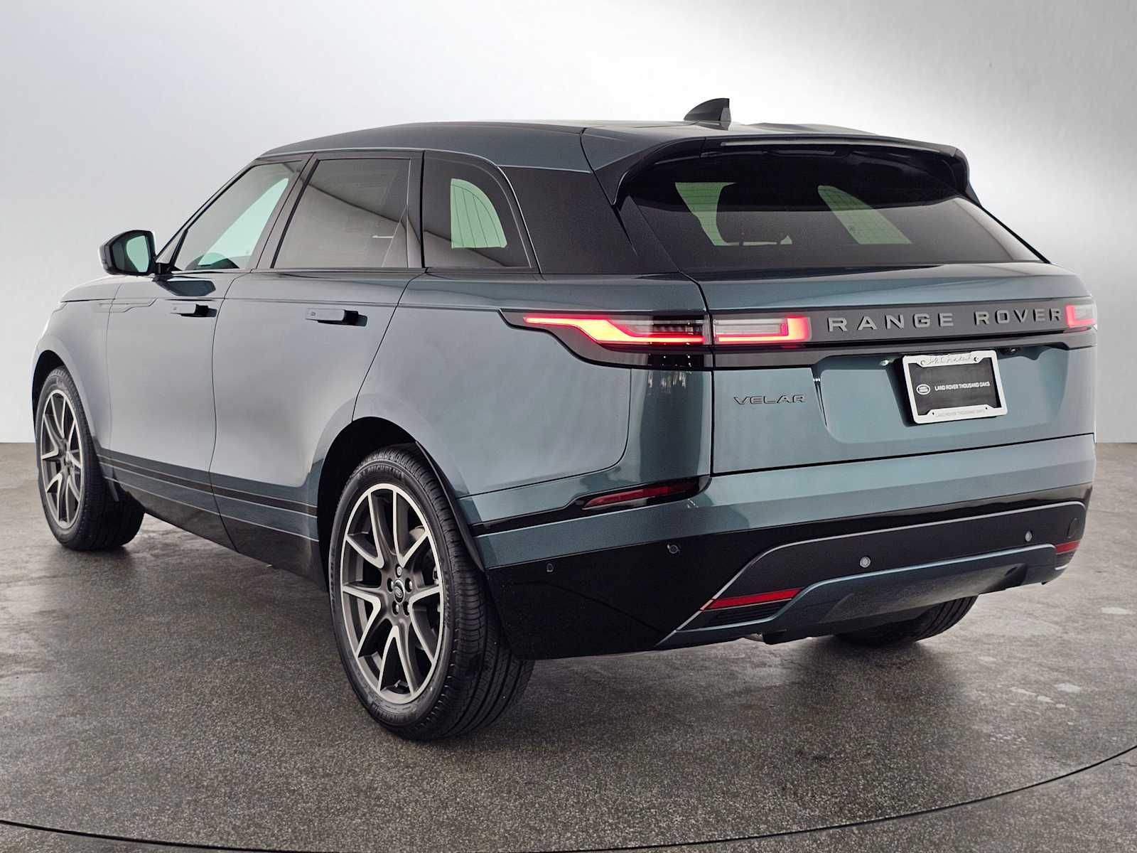 2026 Land Rover Range Rover Velar SE photo 3