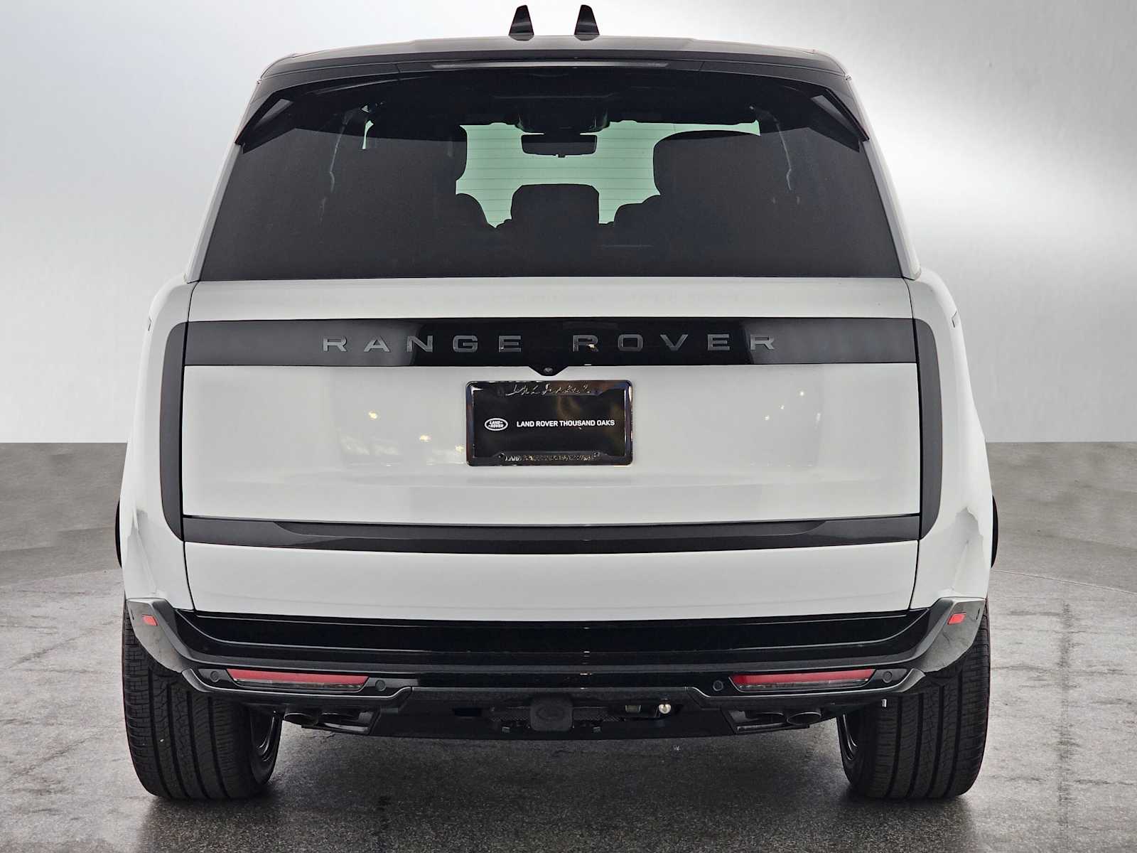 2025 Land Rover Range Rover Autobiography photo 4