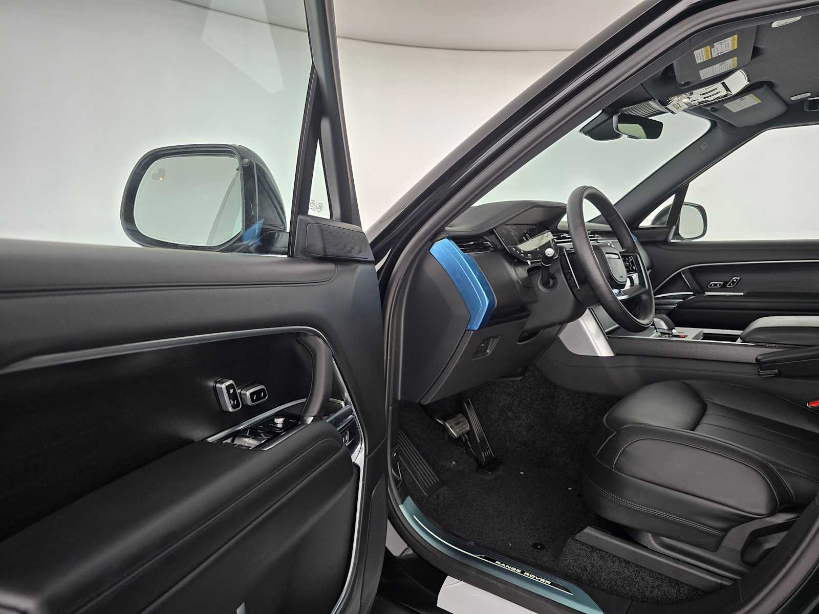 2025 Land Rover Range Rover SE - Photo 20