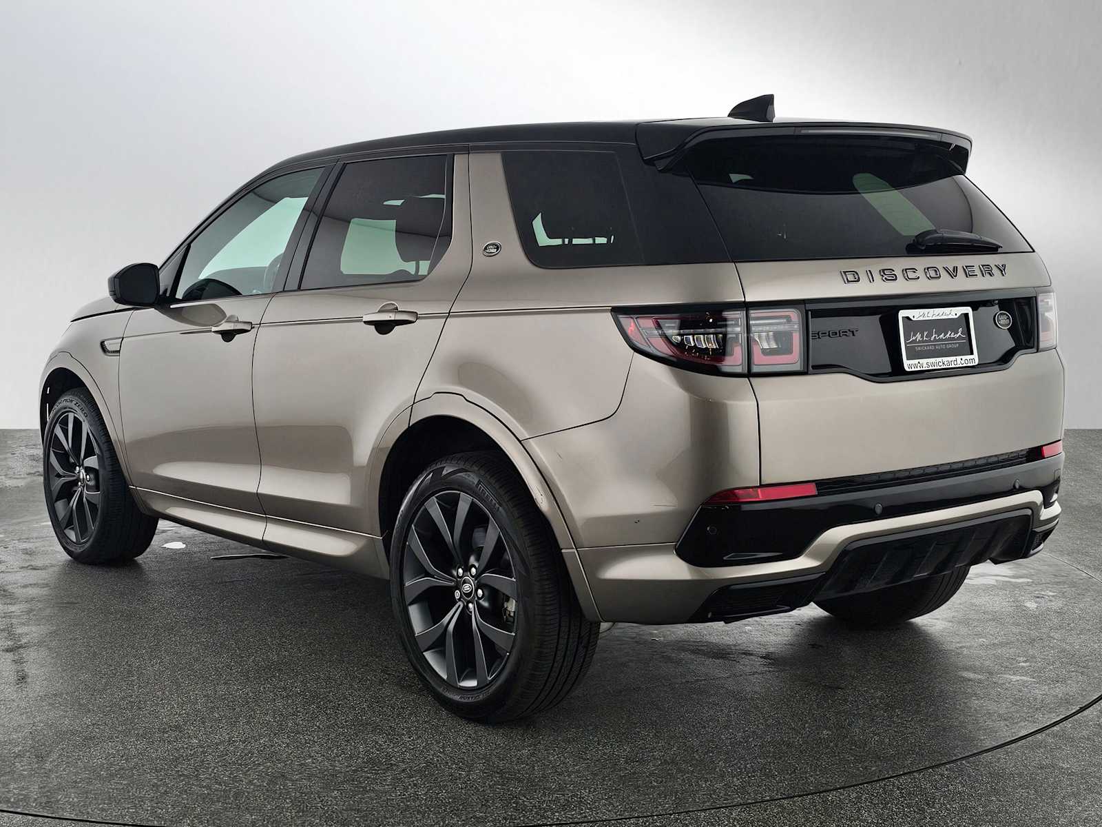2022 Land Rover Discovery Sport SE R-Dynamic photo 3