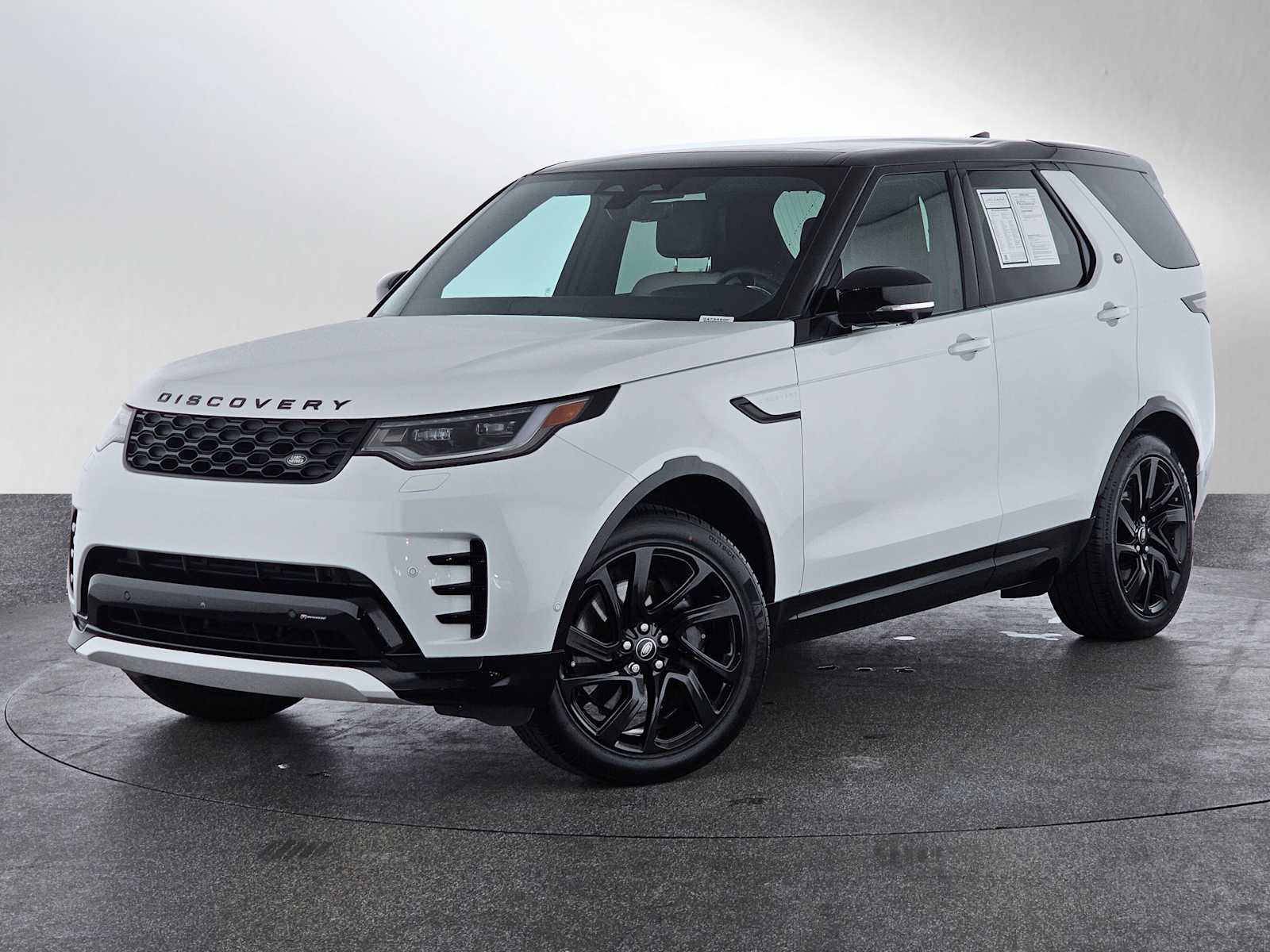 2023 Land Rover Discovery S R Dynamic's photo