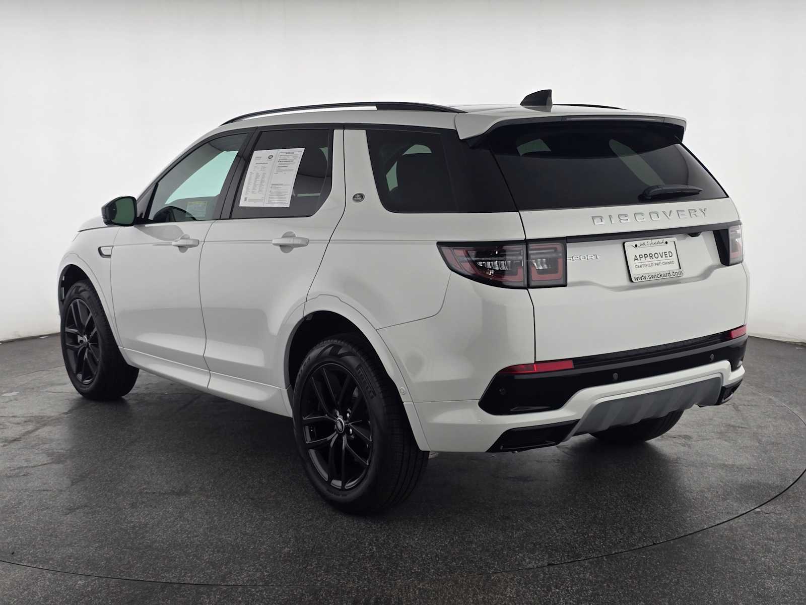 2025 Land Rover Discovery Sport S photo 4