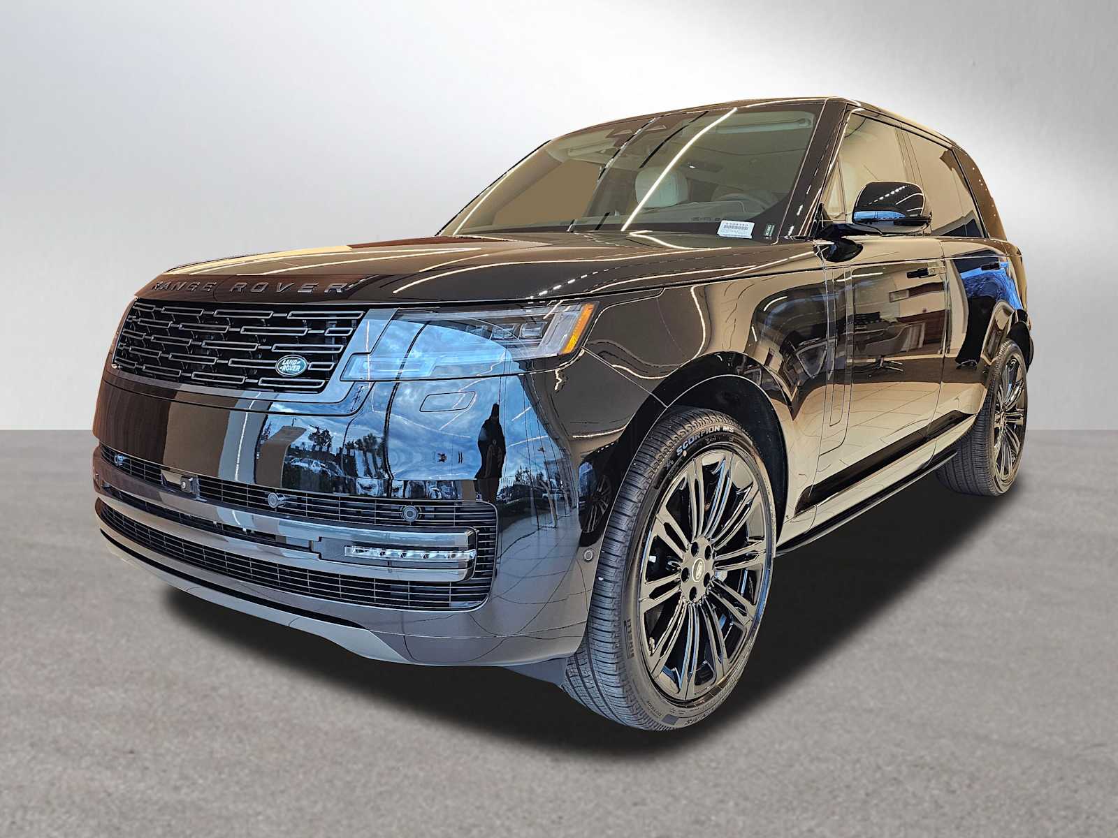 2025 Land Rover Range Rover SE's photo