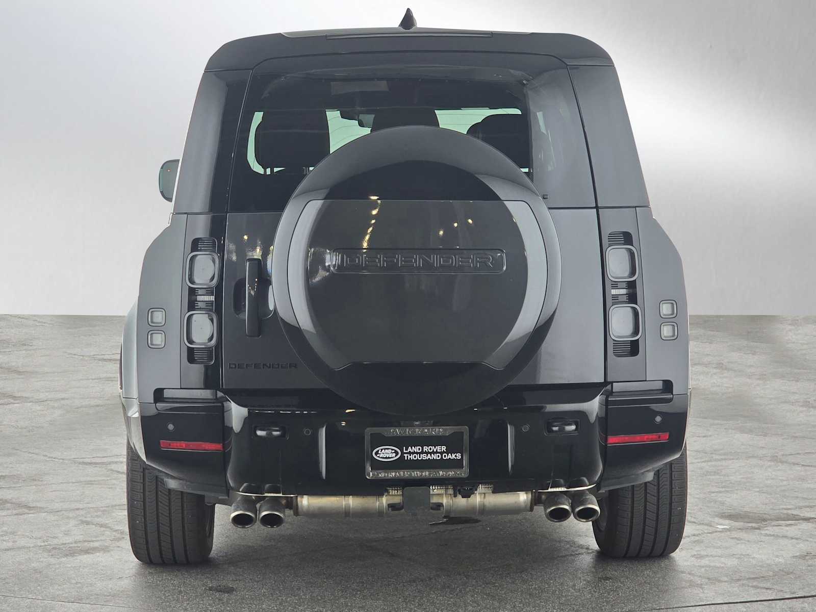 2025 Land Rover Defender V8 photo 4