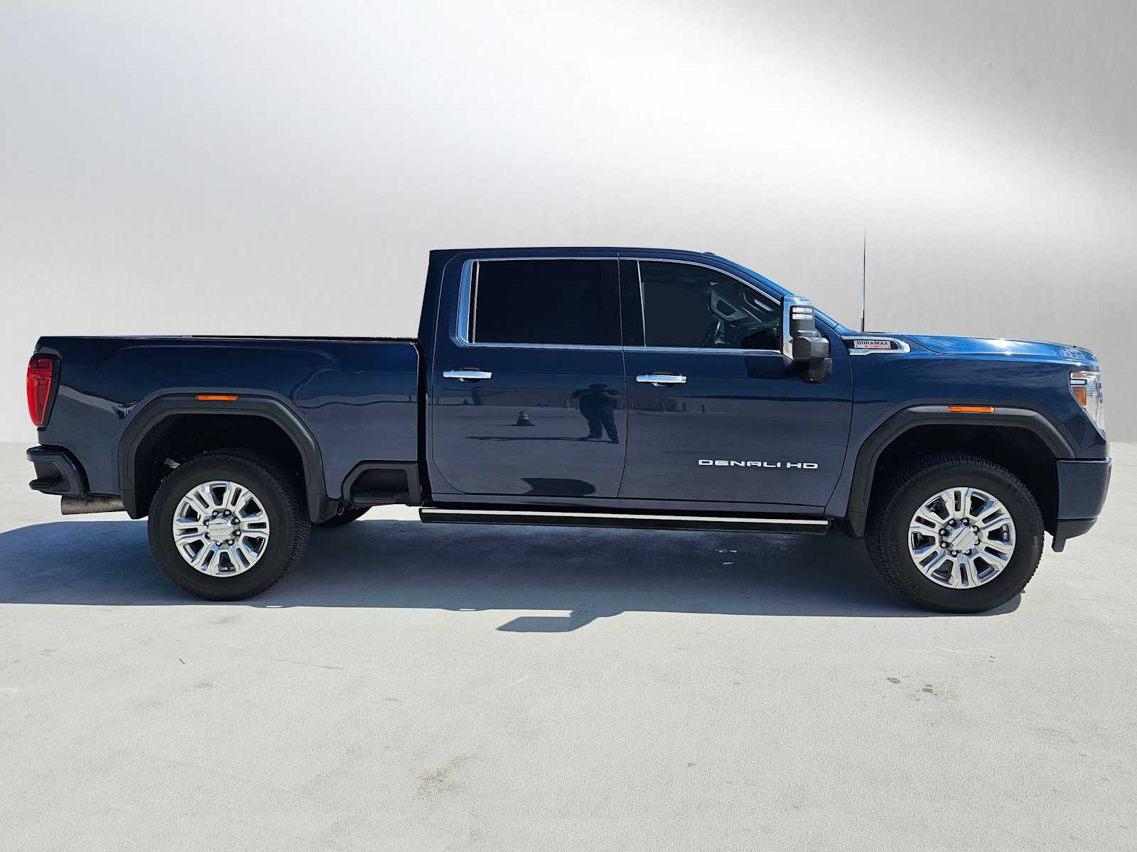 2022 Gmc Sierra 3500 HD Denali photo 2