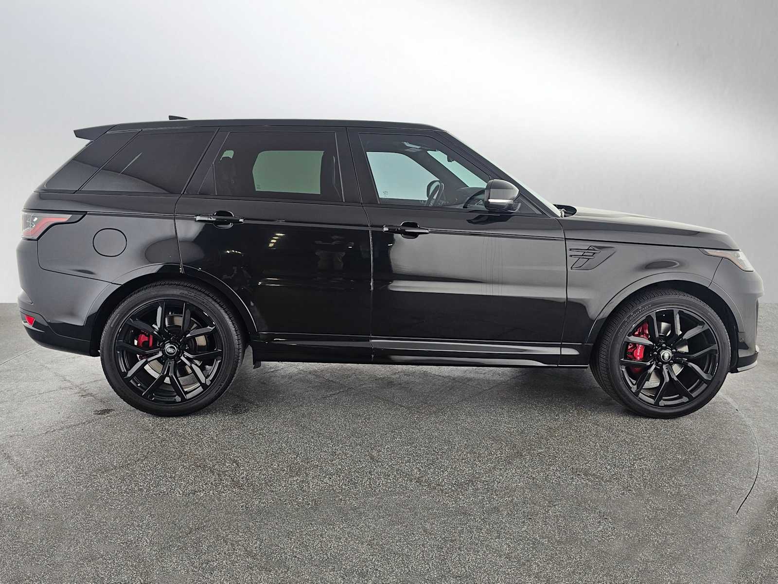 2020 Land Rover Range Rover Sport SVR photo 2