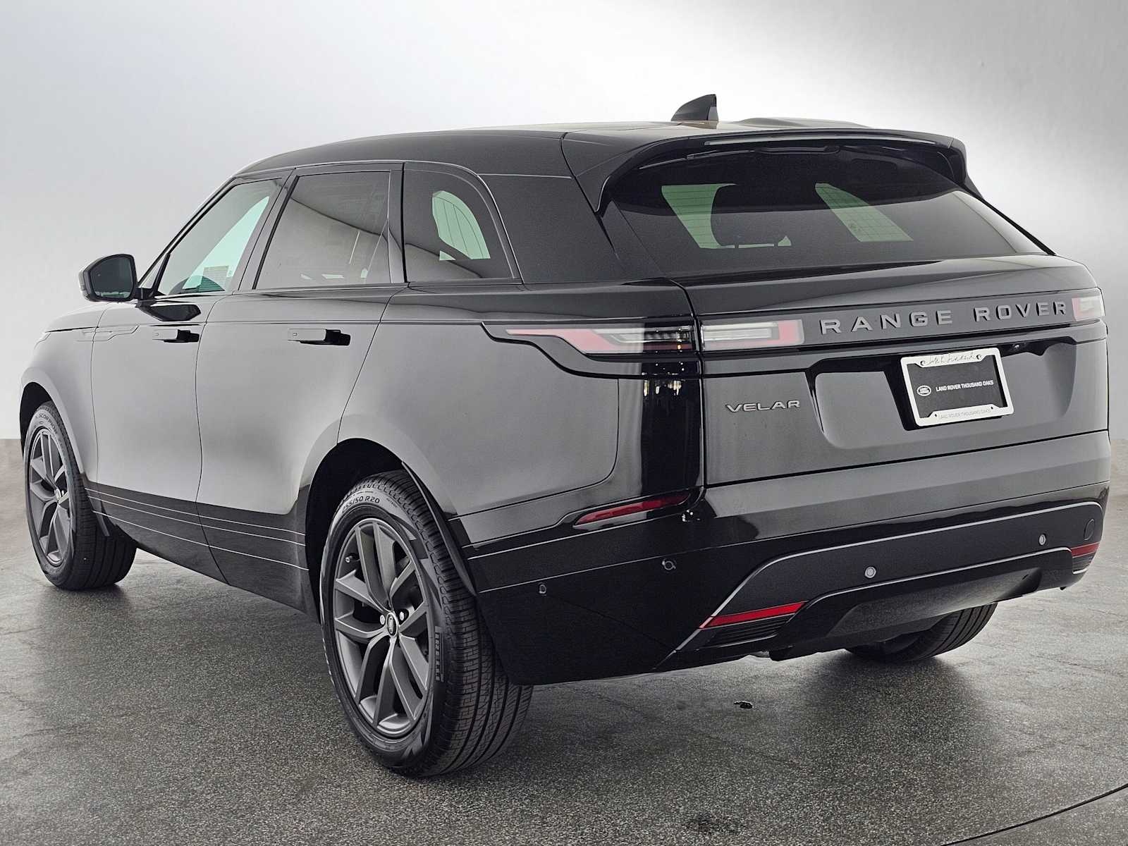 2026 Land Rover Range Rover Velar SE photo 3