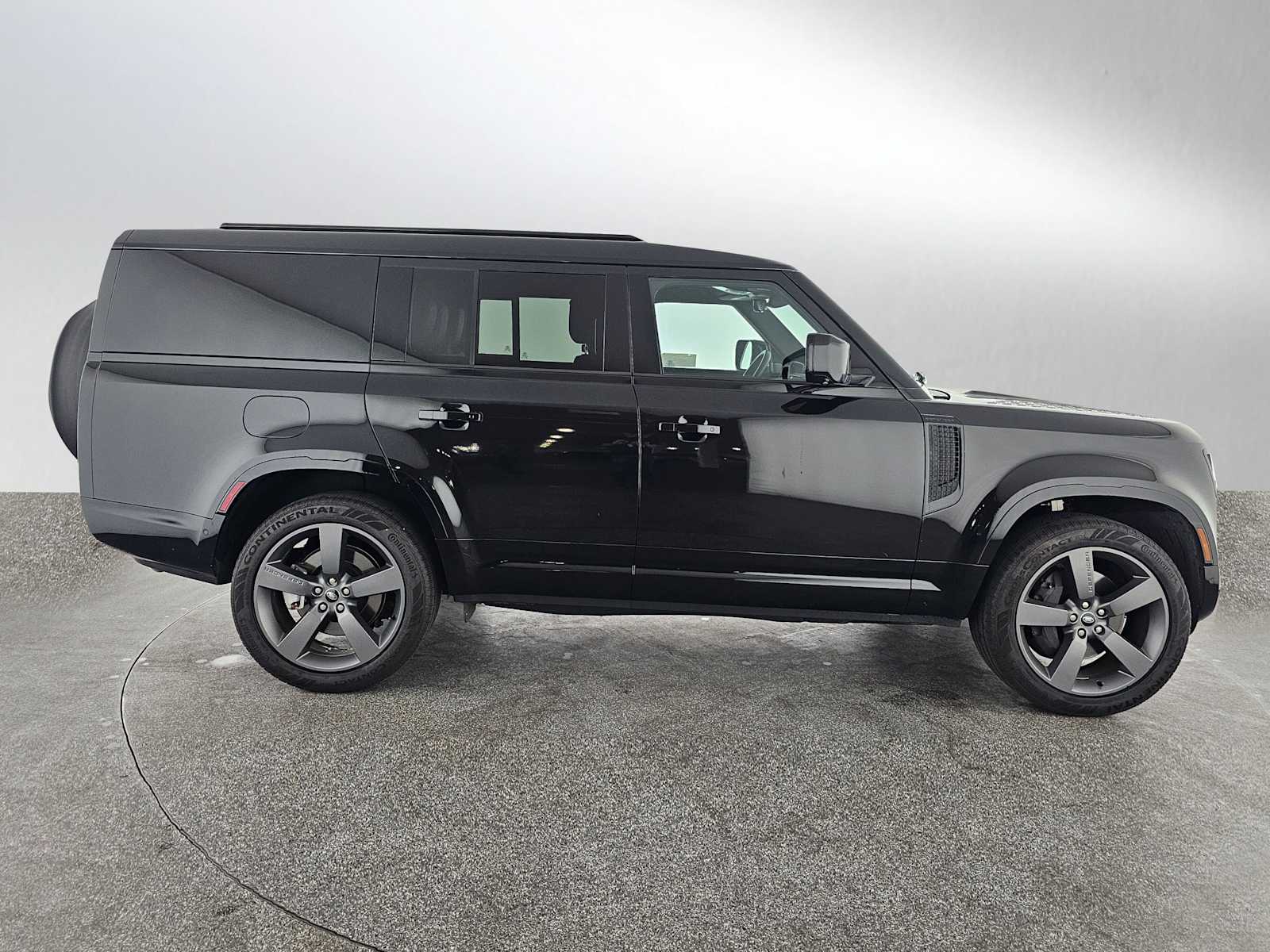 2024 Land Rover Defender Outbound photo 2