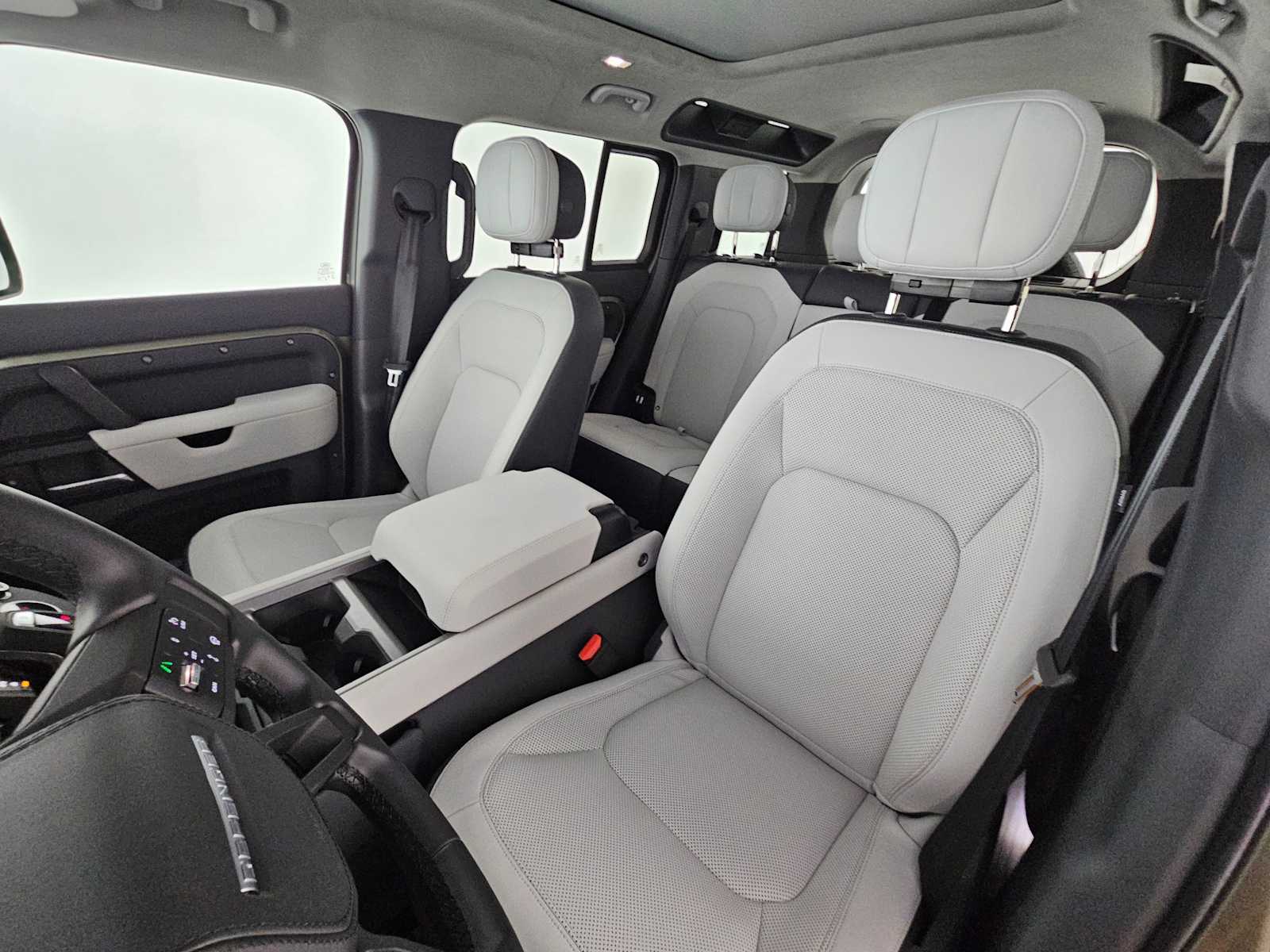 2025 Land Rover Defender X - Photo 21