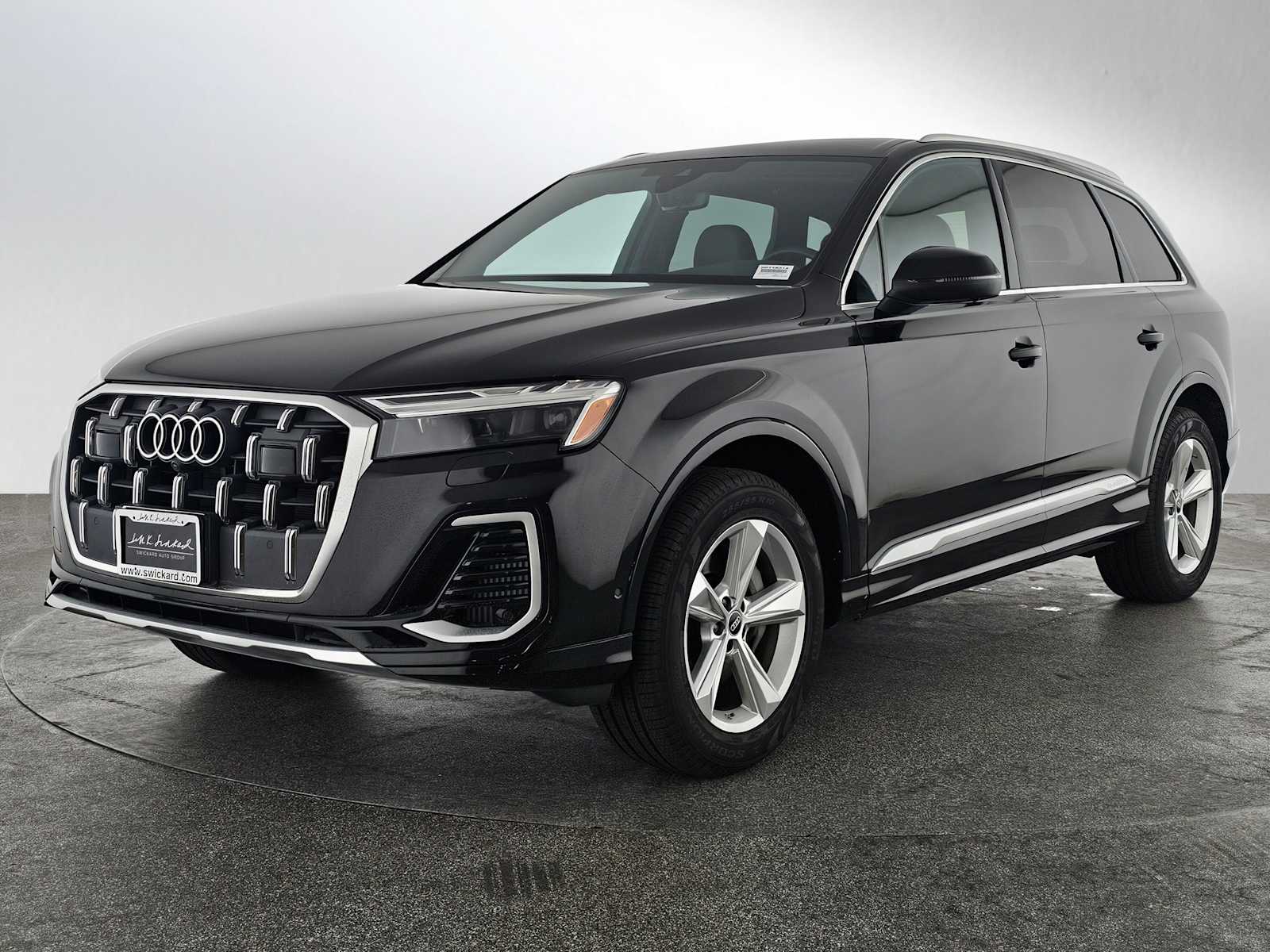 2025 Audi Q7 Premium's photo
