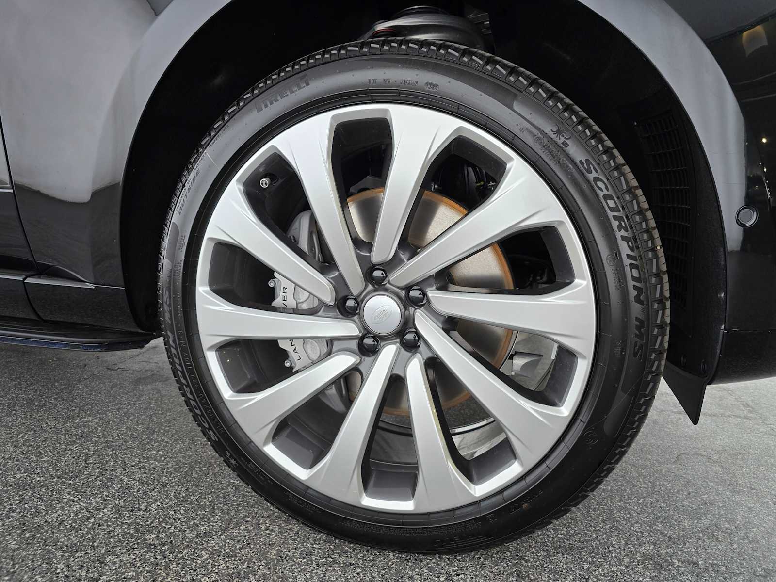 2025 Land Rover Range Rover SE - Photo 9