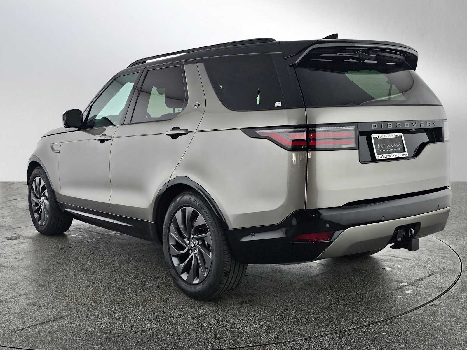 2024 Land Rover Discovery SE photo 3