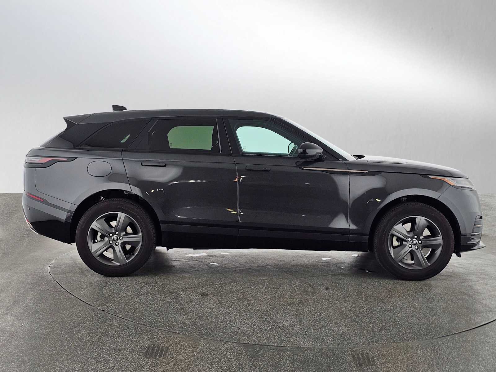 2025 Land Rover Range Rover Velar Dynamic SE photo 5