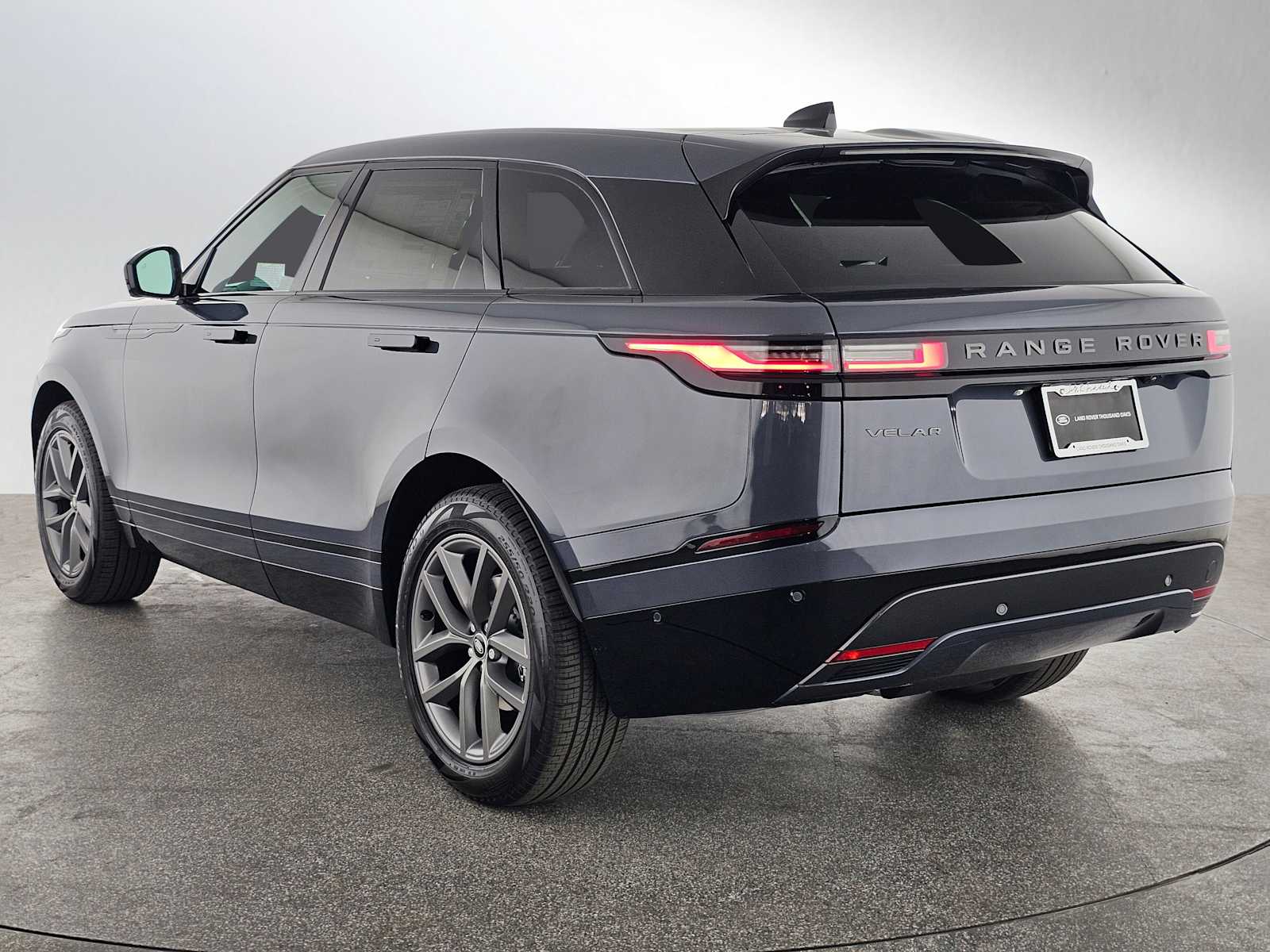 2026 Land Rover Range Rover Velar P250 Dynamic SE photo 3