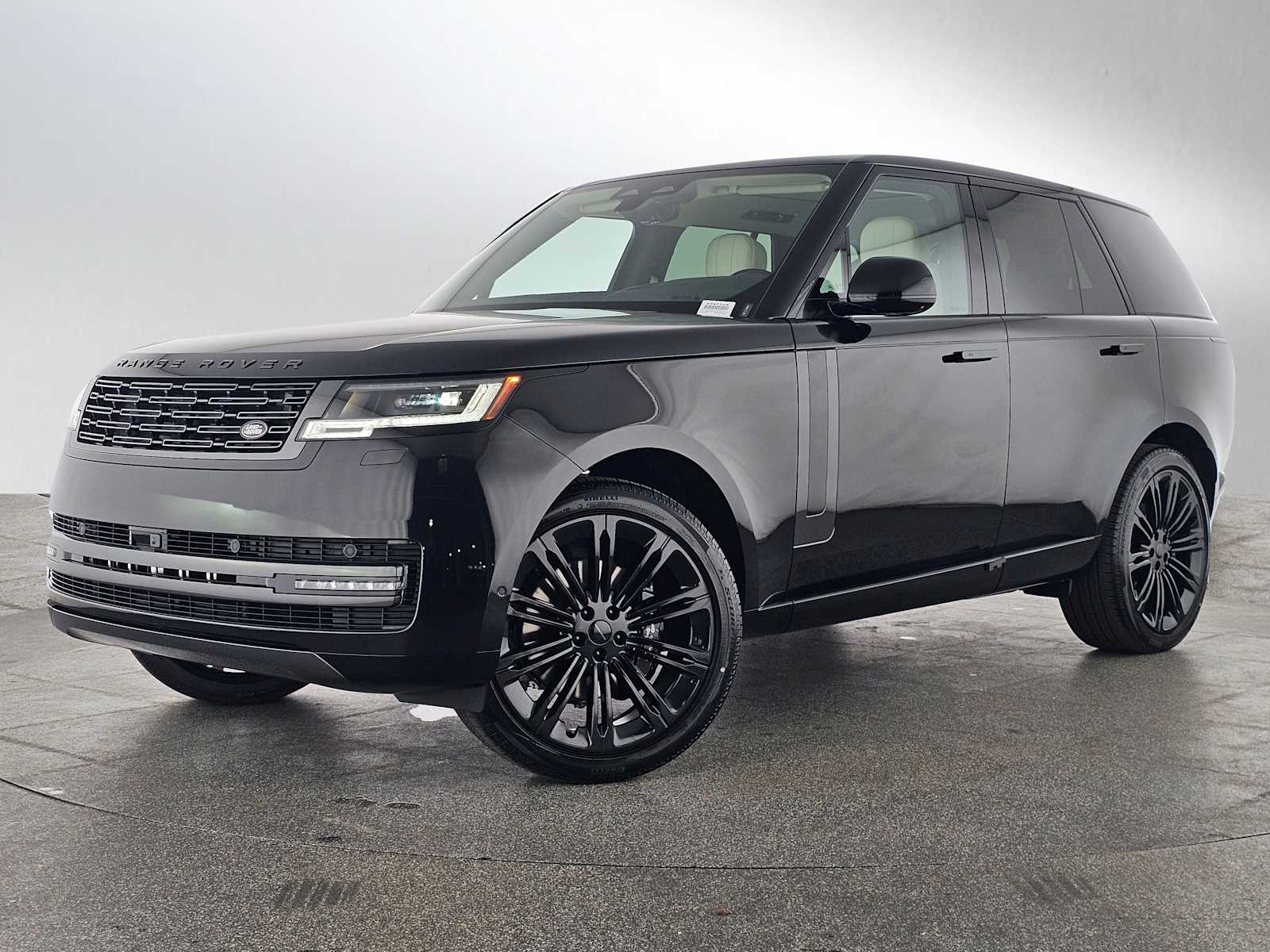 2026 Land Rover Range Rover SE's photo