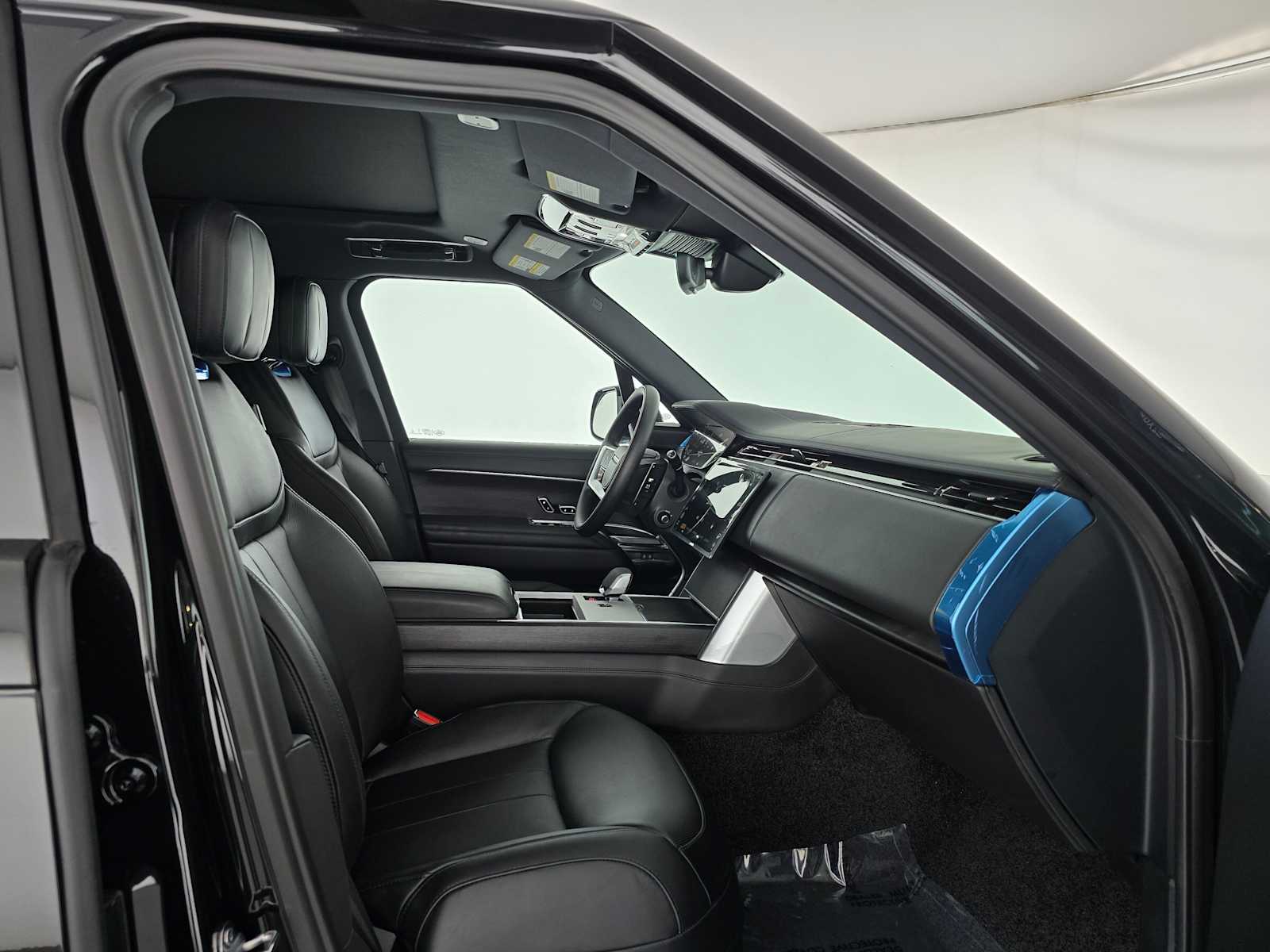 2025 Land Rover Range Rover SE - Photo 10