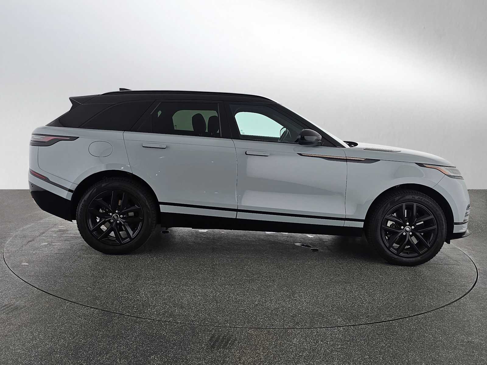 2025 Land Rover Range Rover Velar Dynamic SE photo 5