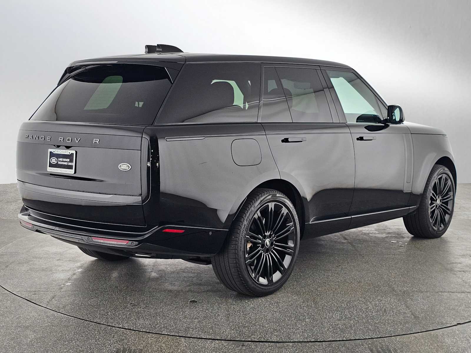 2023 Land Rover Range Rover SE photo 4