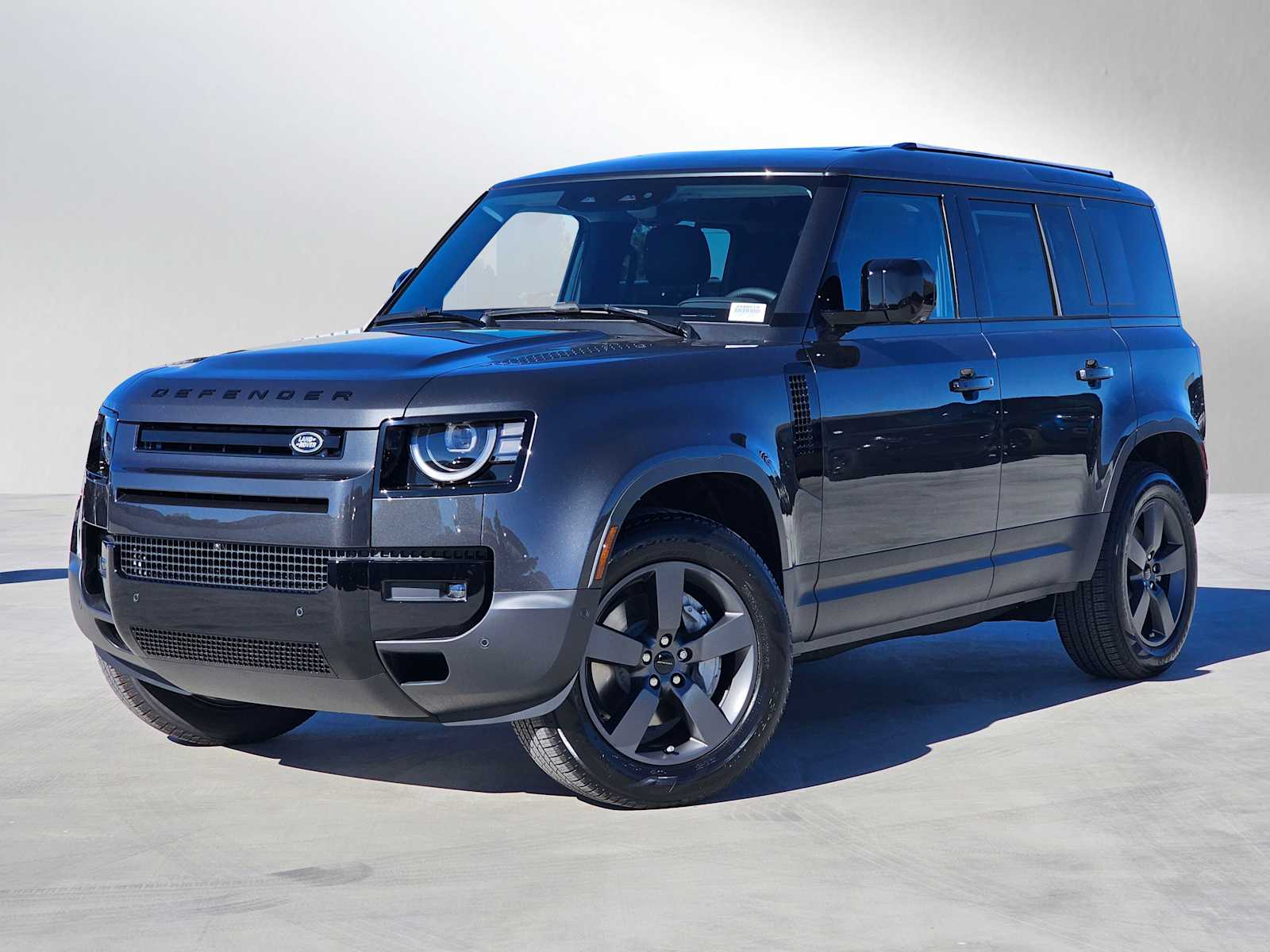 2026 Land Rover Defender S's photo