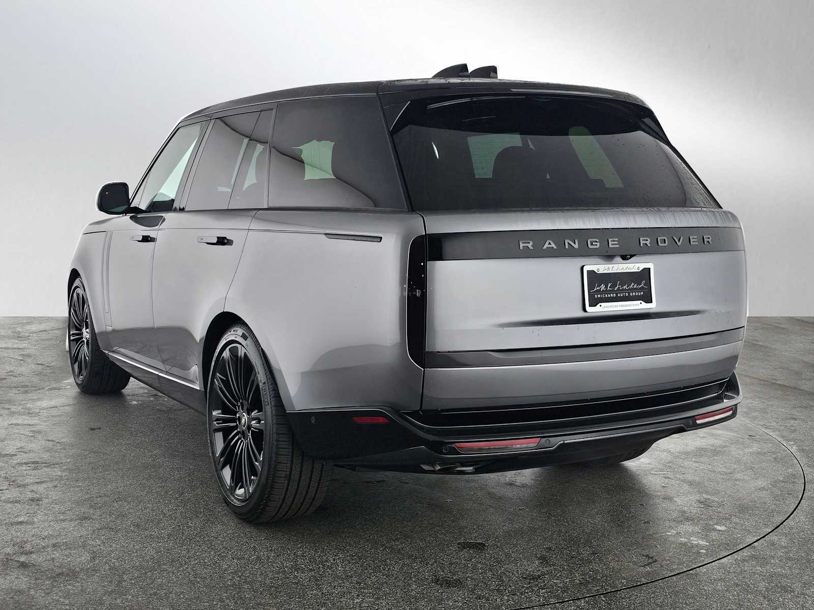 2025 Land Rover Range Rover SE photo 3
