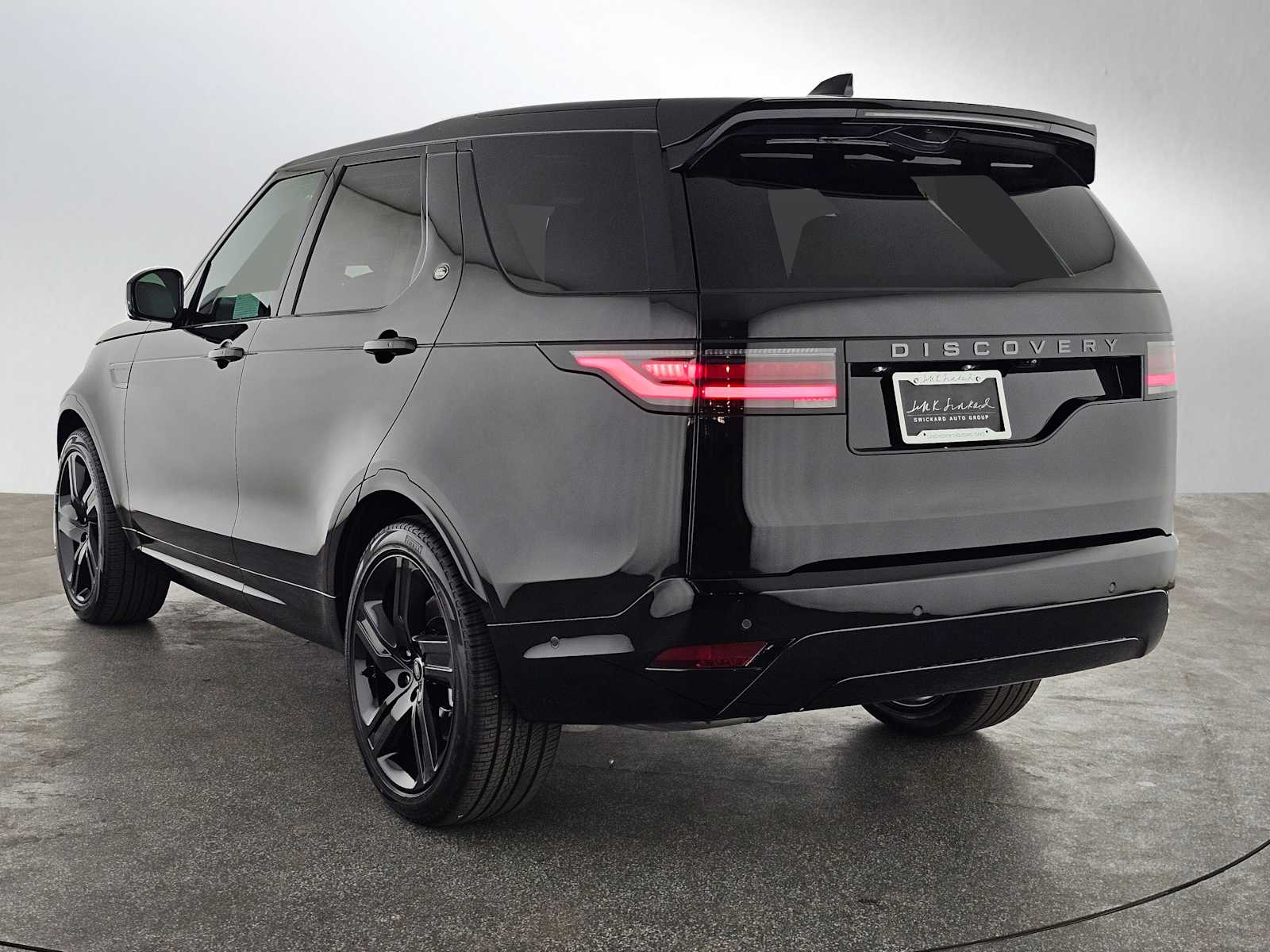 2025 Land Rover Discovery SE photo 3