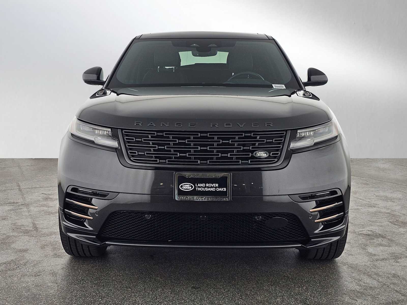 2025 Land Rover Range Rover Velar Dynamic SE photo 3