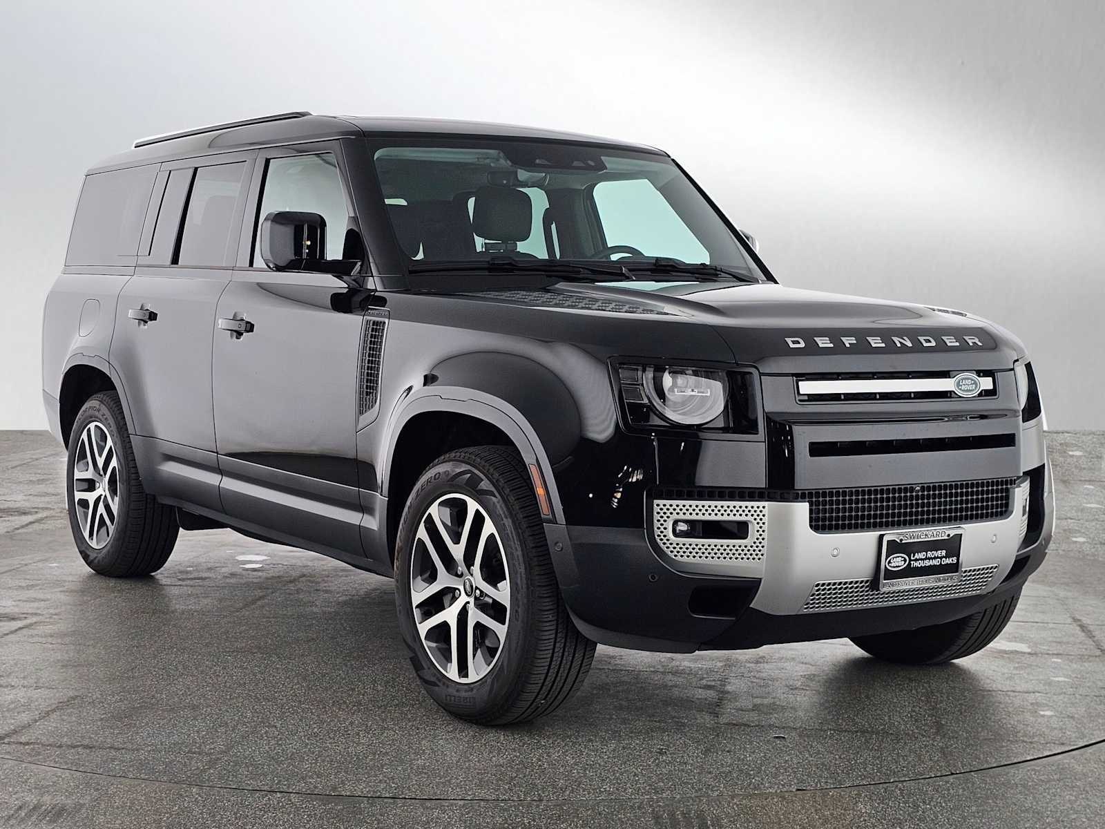 2025 Land Rover Defender S photo 6